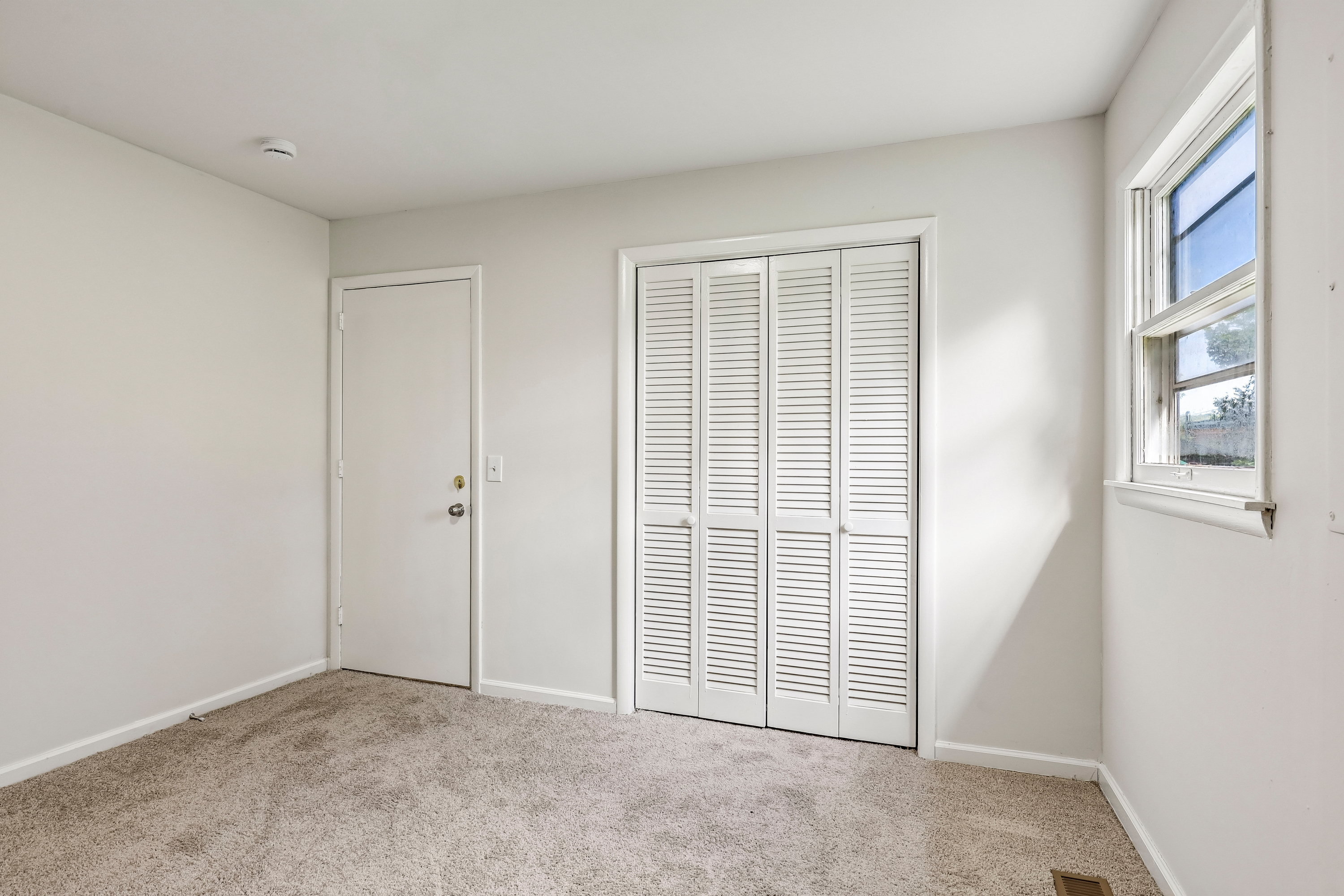 Photo 14 of 23 of 510 W Adams St, Woodbury, TN
