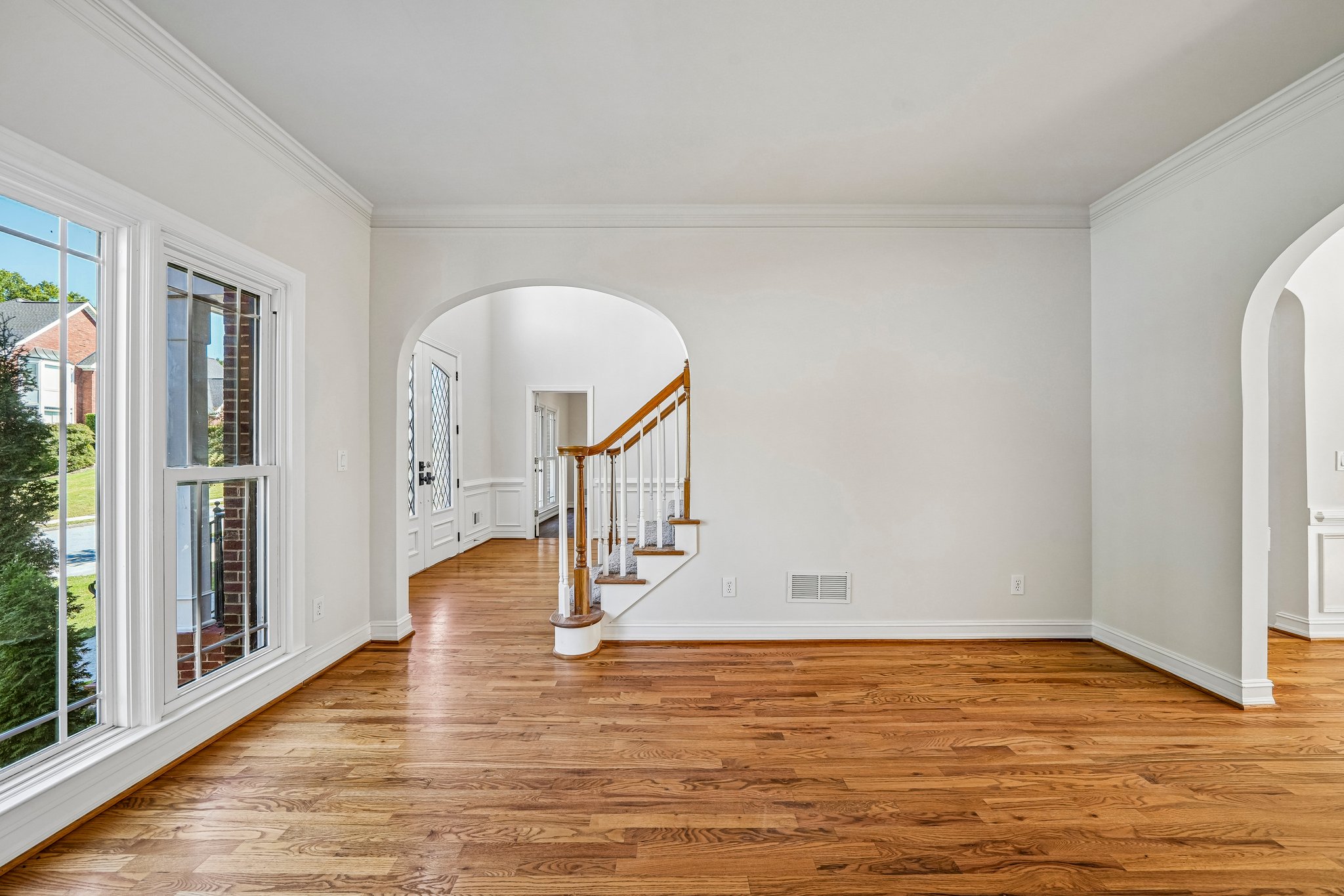 Photo 7 of 37 of 5156 Broadgreen Dr, Peachtree Corners, GA