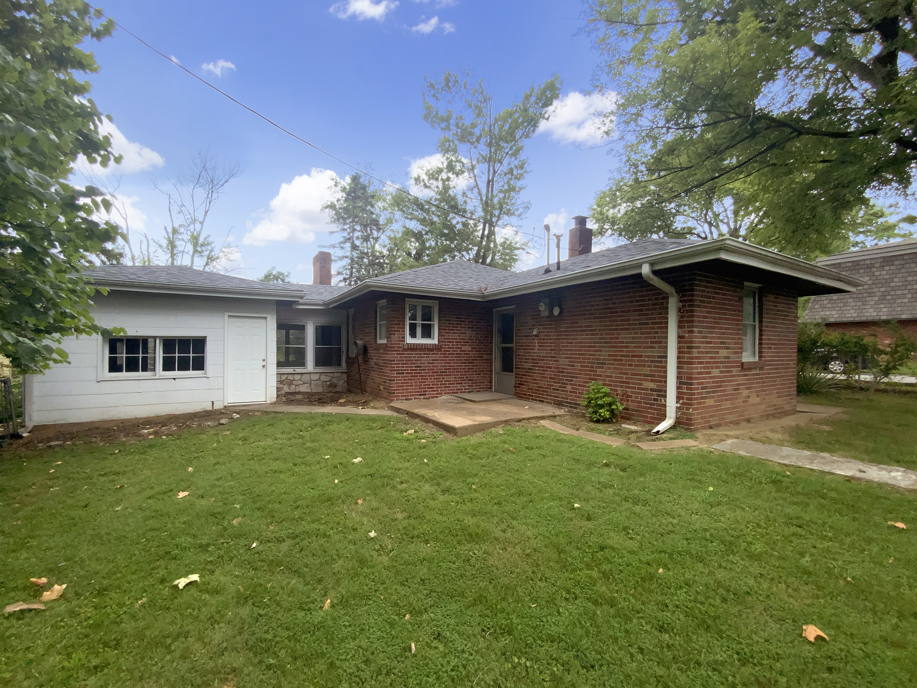 Photo 8 of 19 of 4127 Burnett Ave, Saint Louis, MO
