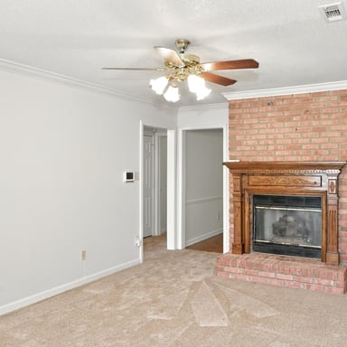 Property photo 2 of 453 Autumnwood Dr SW
