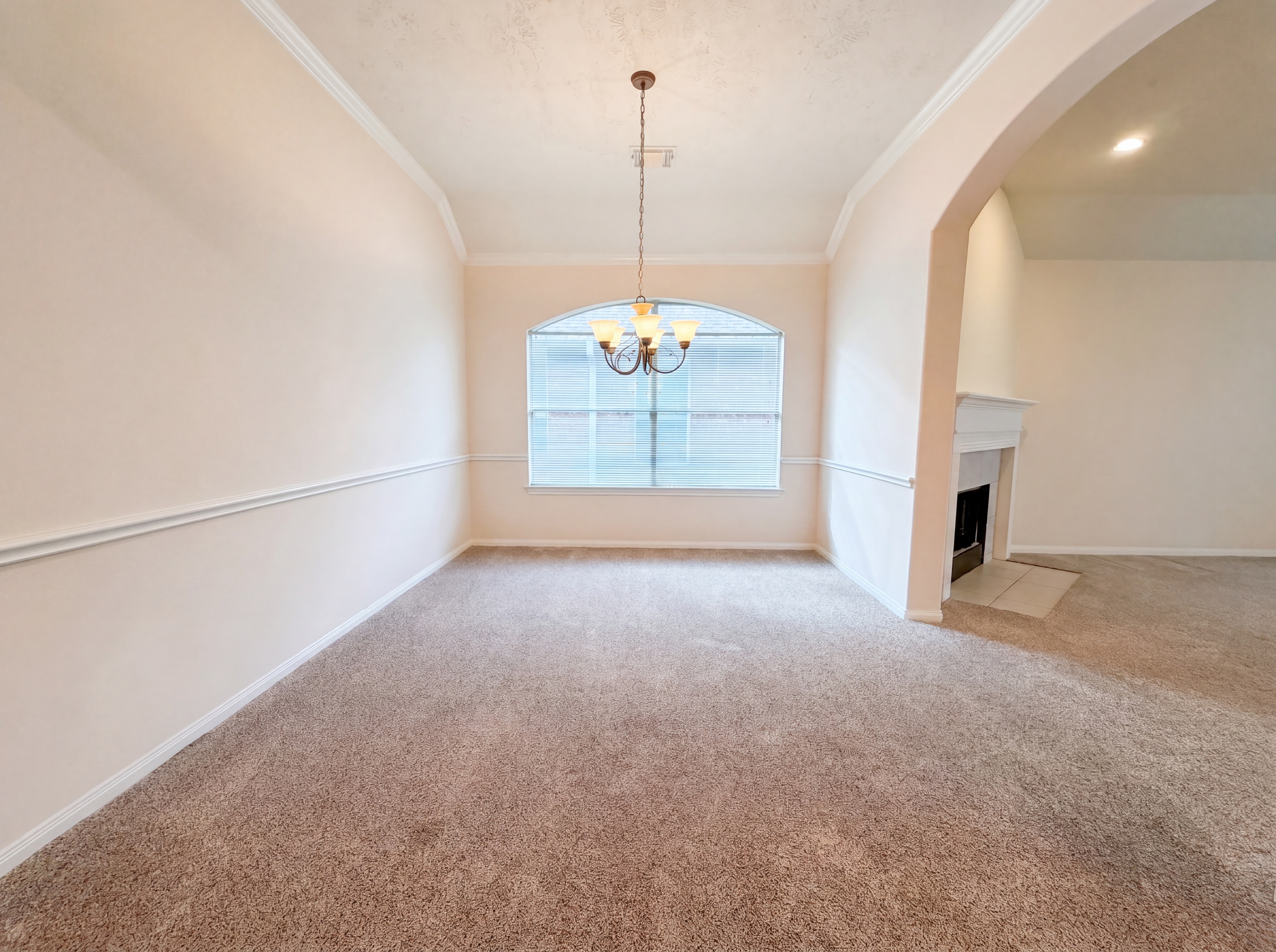 Photo 10 of 21 of 19110 Piney Way Dr, Tomball, TX