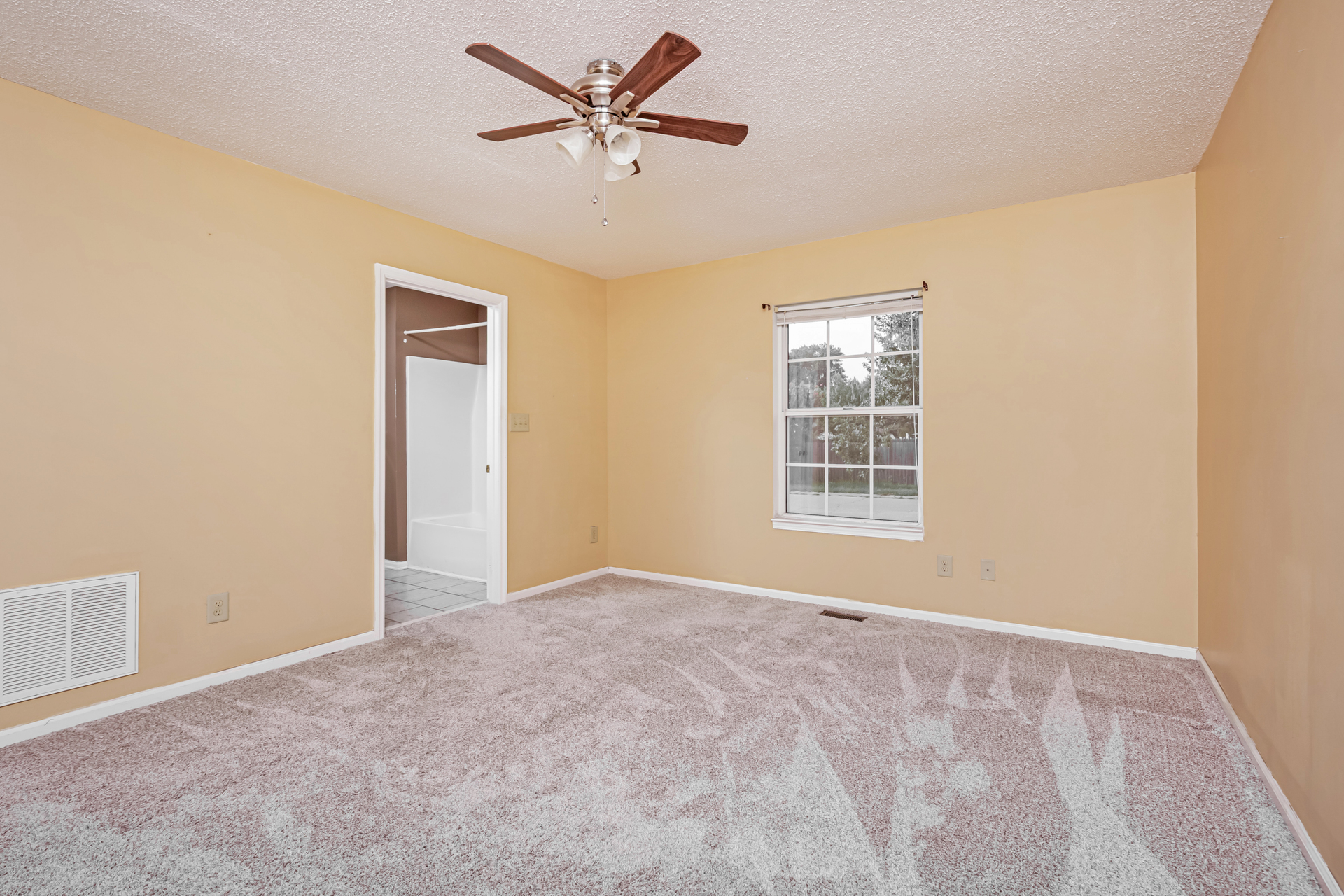 Photo 4 of 21 of 100 Payne Ct, Rocky Mount, NC