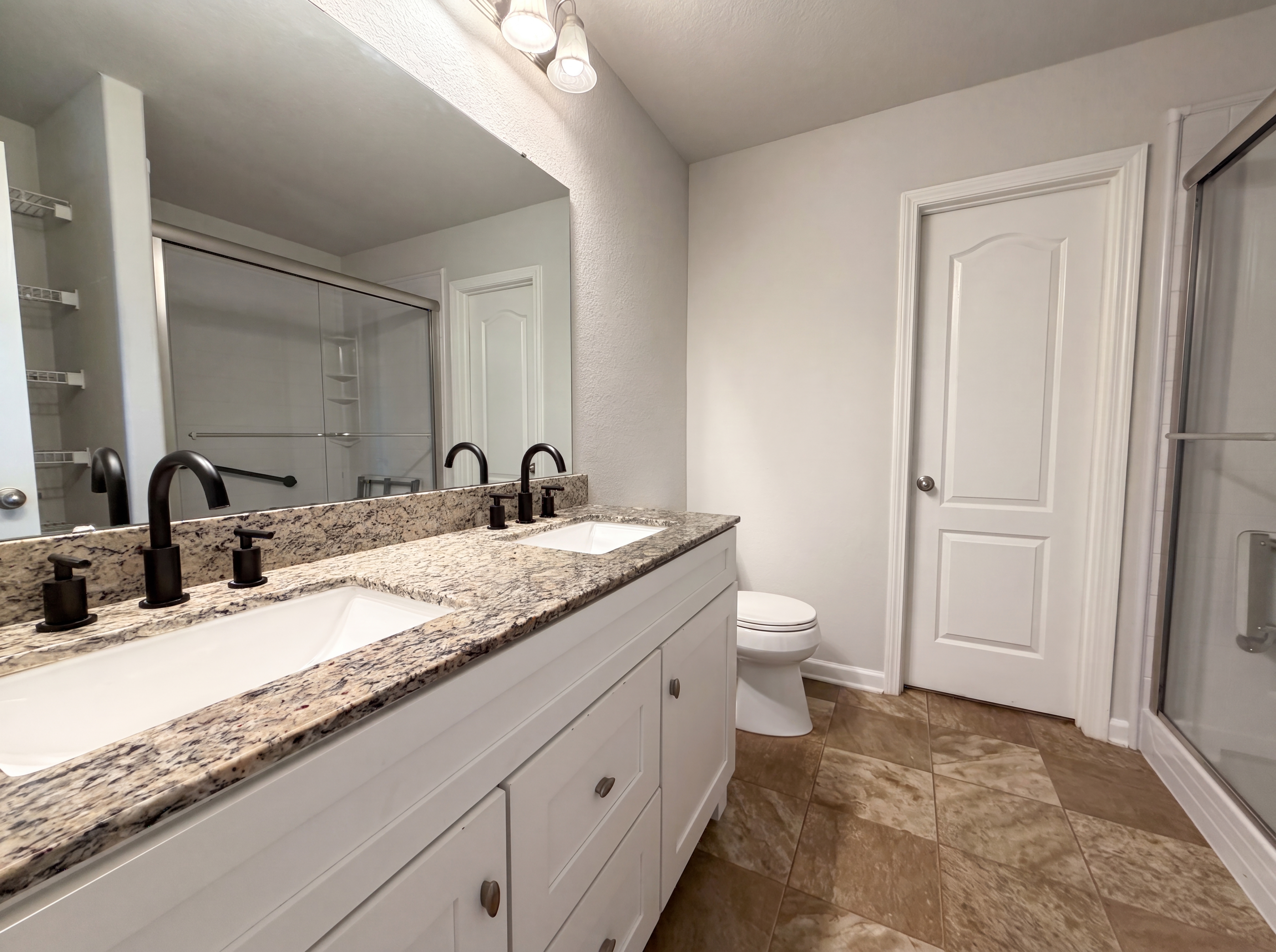 Photo 13 of 17 of 4034 Rosfield Dr, Charlotte, NC