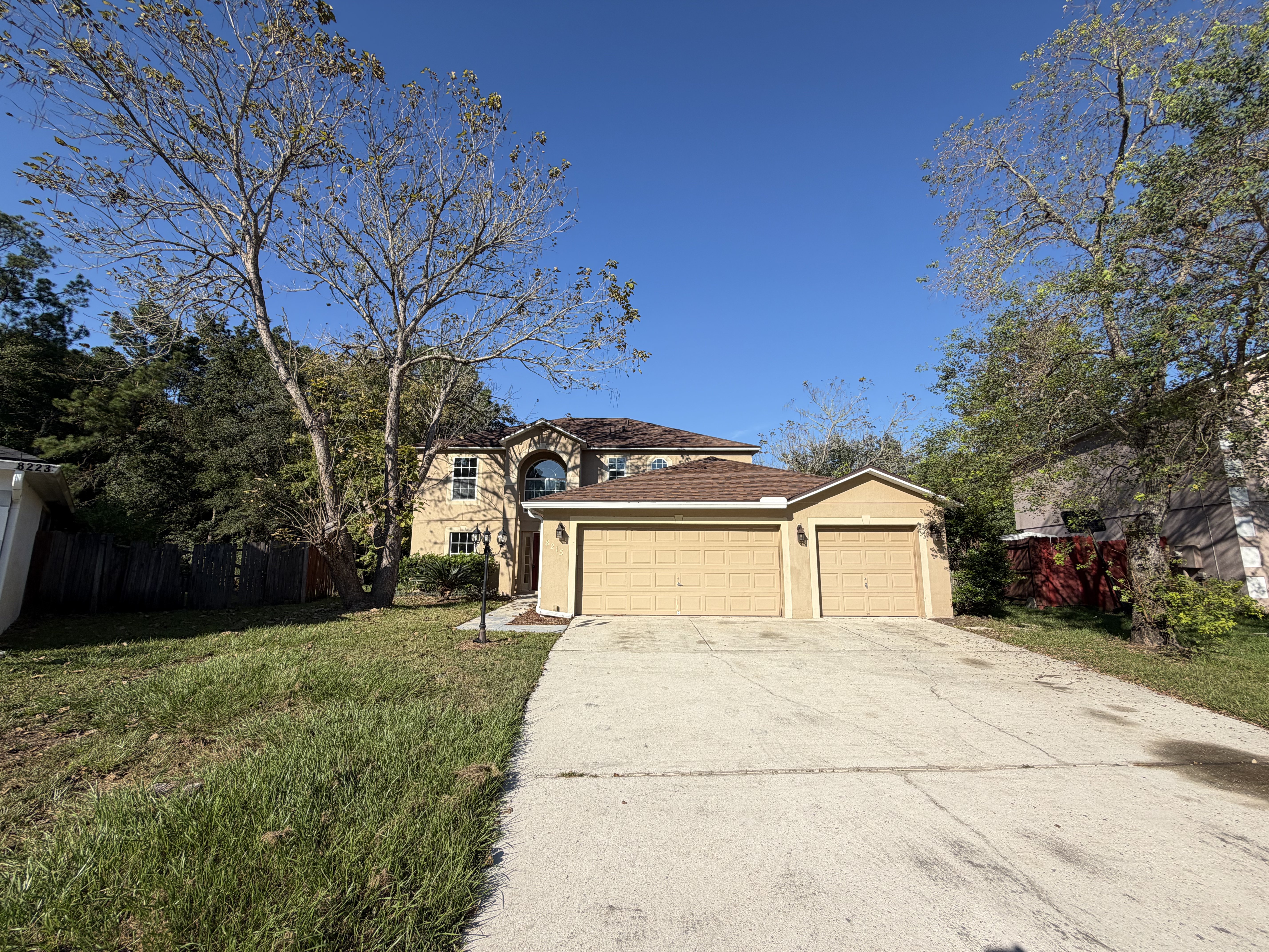 Photo 29 of 34 of 8215 Foxdale Dr, Jacksonville, FL