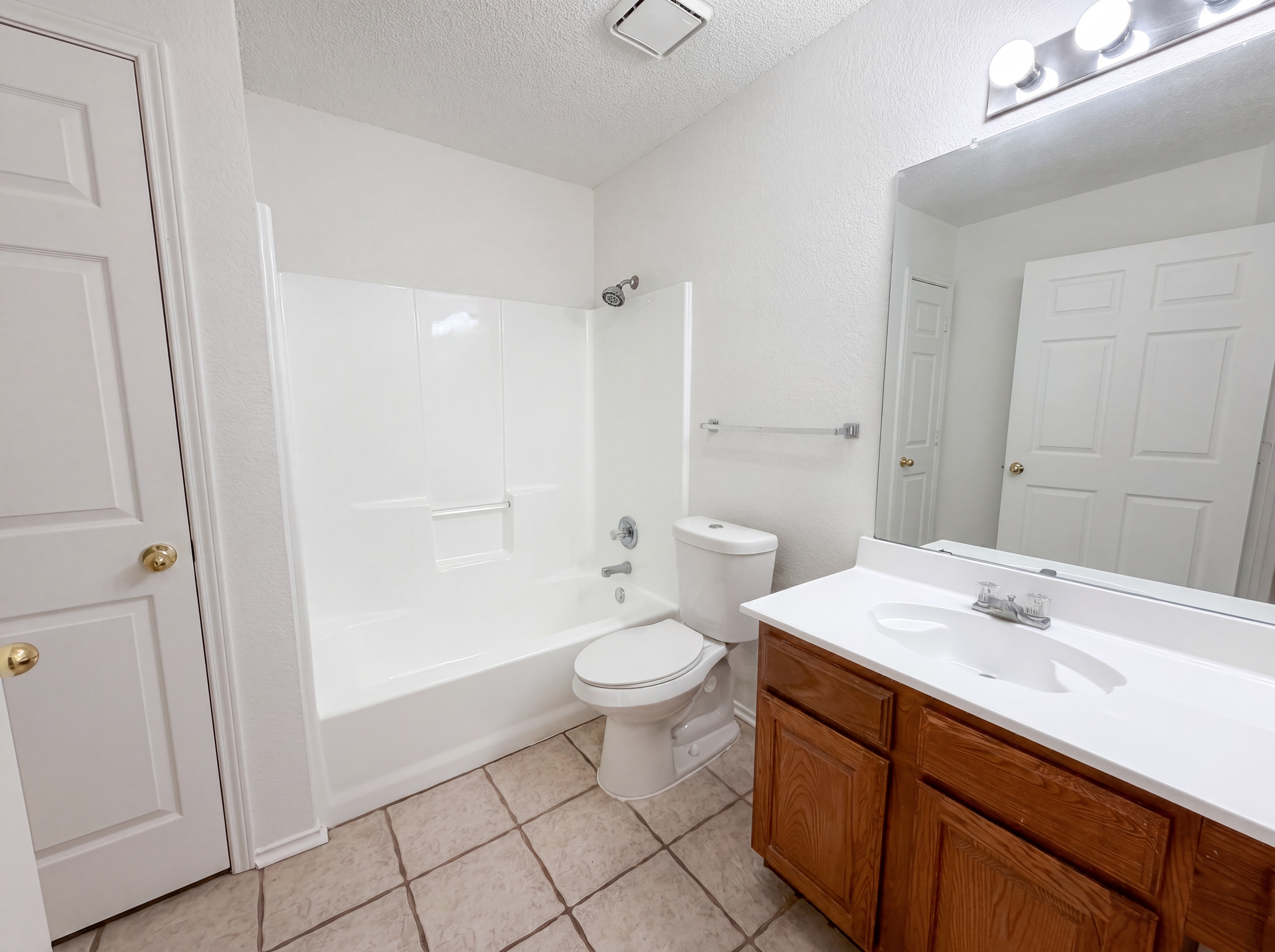 Photo 8 of 16 of 1233 Windy Meadows Dr, Burleson, TX