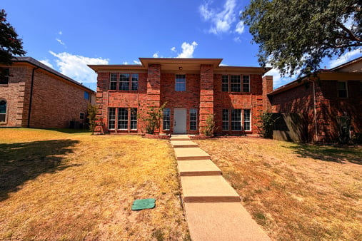 Photo 1 of 21 of 2405 Waterloo Ln, Mesquite, TX