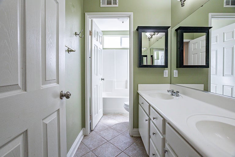 Photo 21 of 32 - 40971 Burgess Ct, Temecula, CA 92591