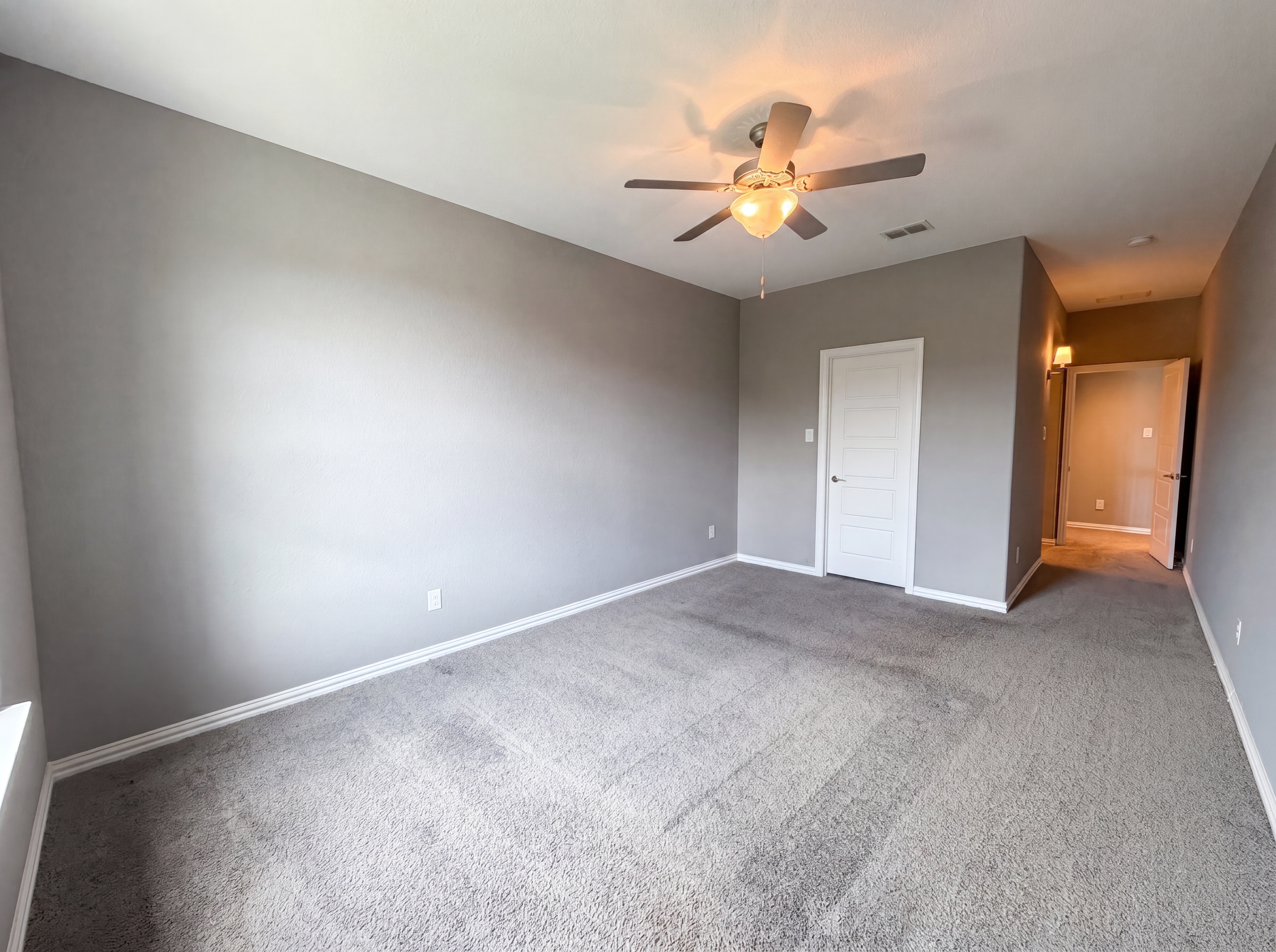 Photo 23 of 42 of 7221 Durand Dr, Irving, TX