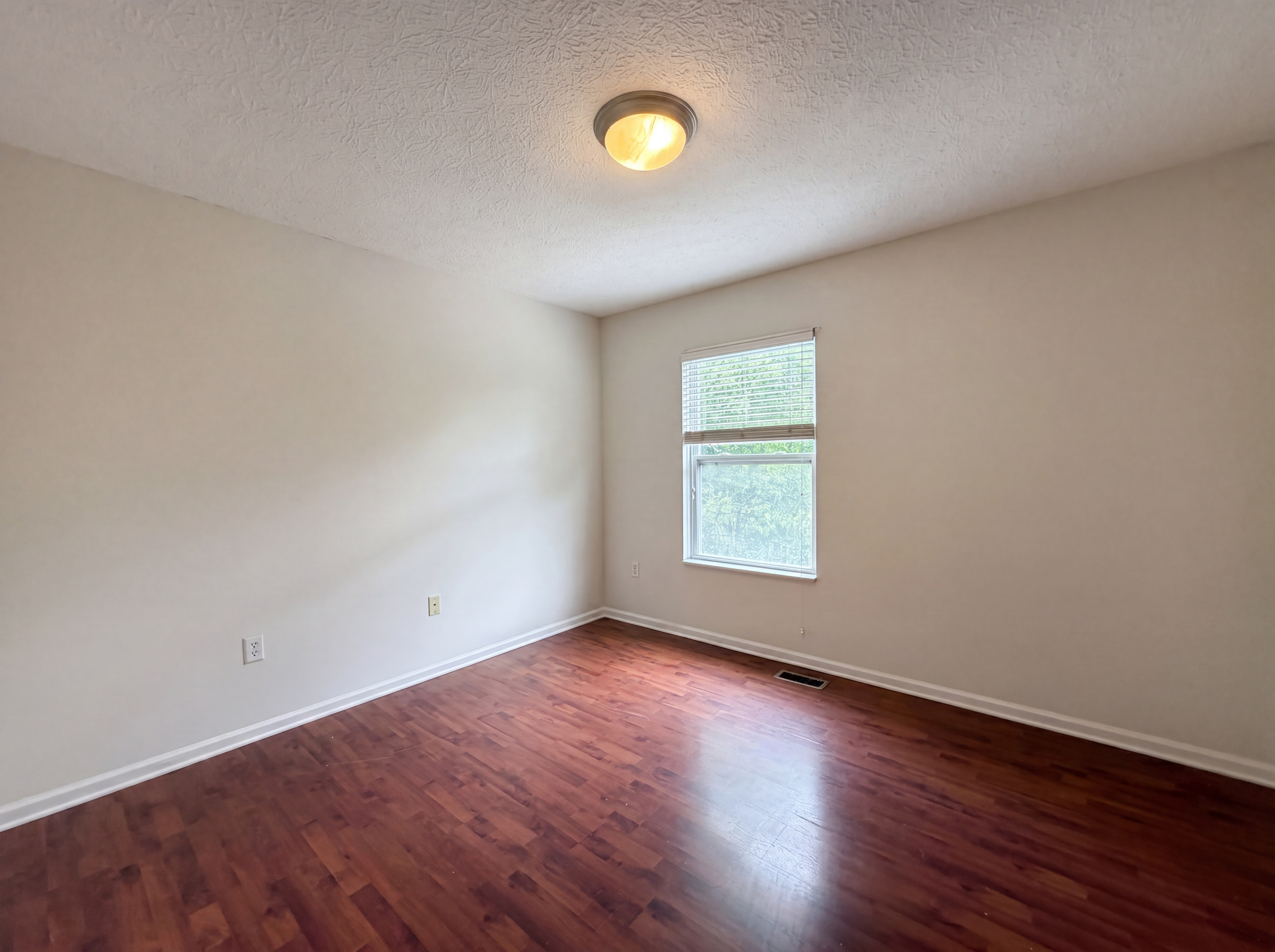 Photo 22 of 44 of 7966 Lazelle Woods Dr, Westerville, OH