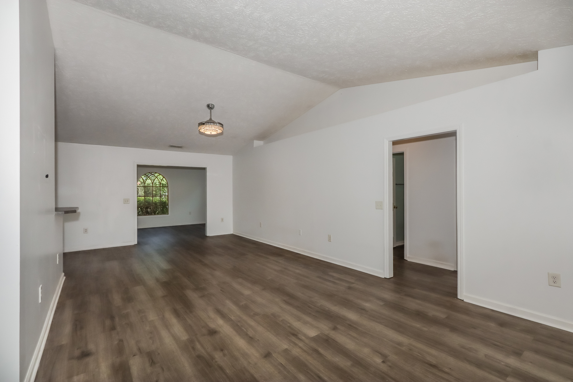 Photo 3 of 21 of 454 Carolina Hickory St, Loris, SC