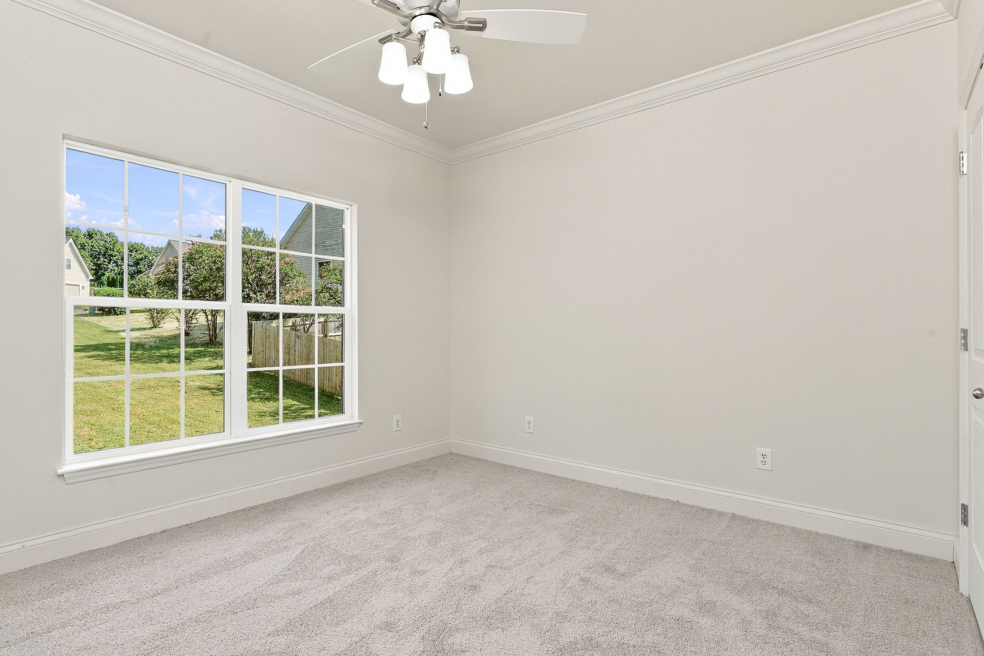 Photo 14 of 23 of 2433 Misty Ridge Dr, Lenoir City, TN