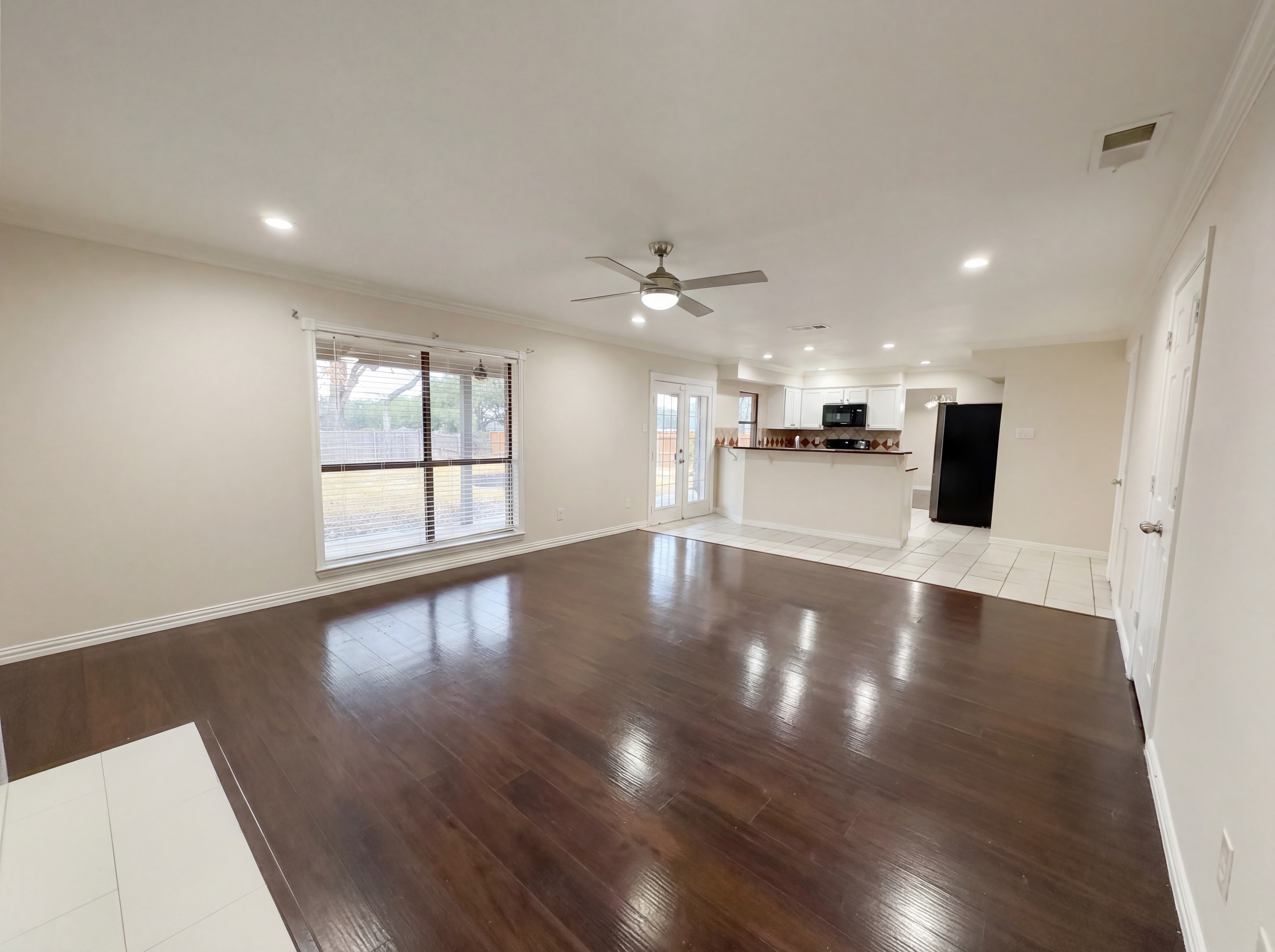 Photo 15 of 31 of 1951 Pin Oak Dr, Flower Mound, TX