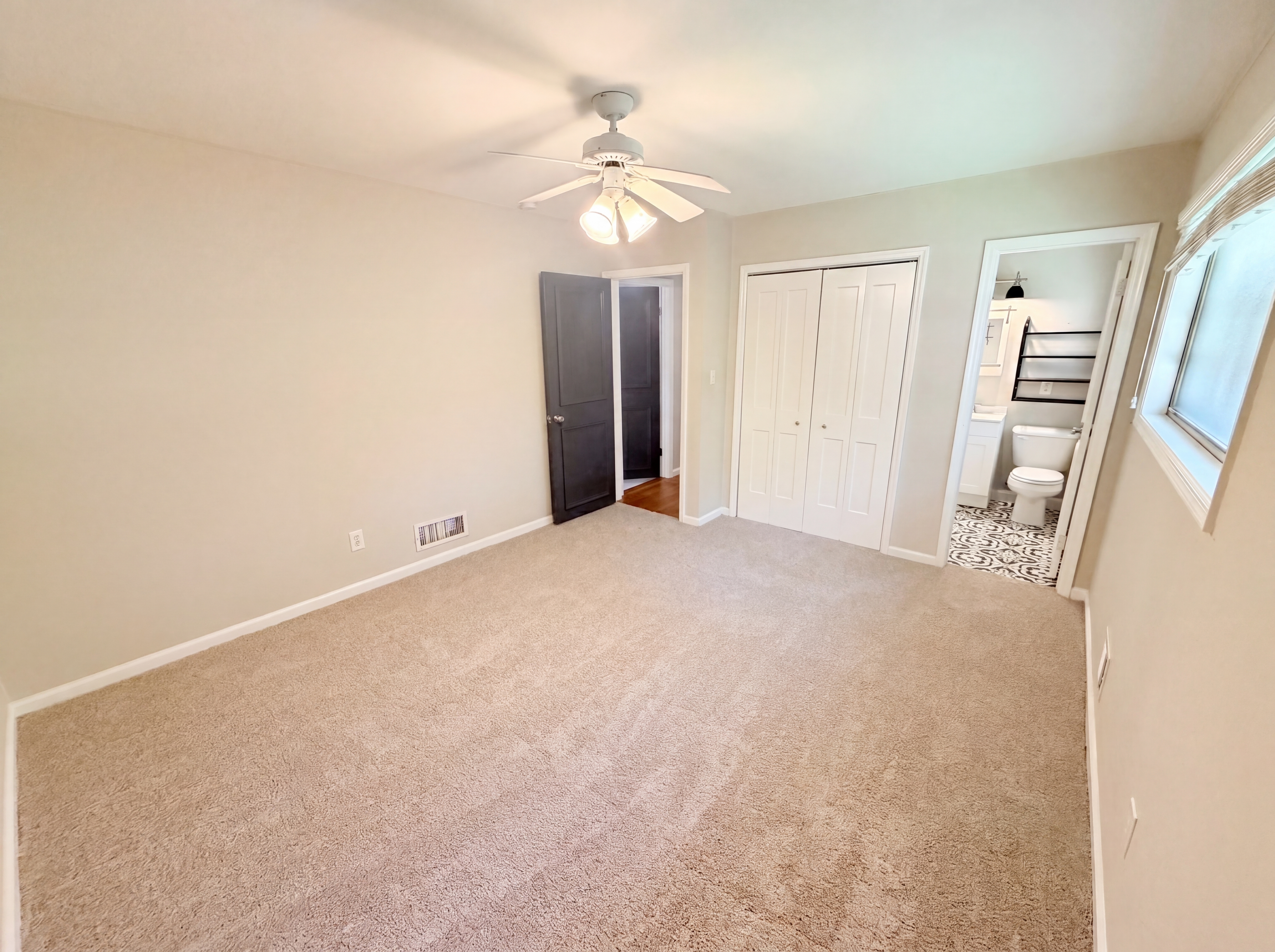 Photo 13 of 24 of 4134 Fawn Ln SE, Smyrna, GA