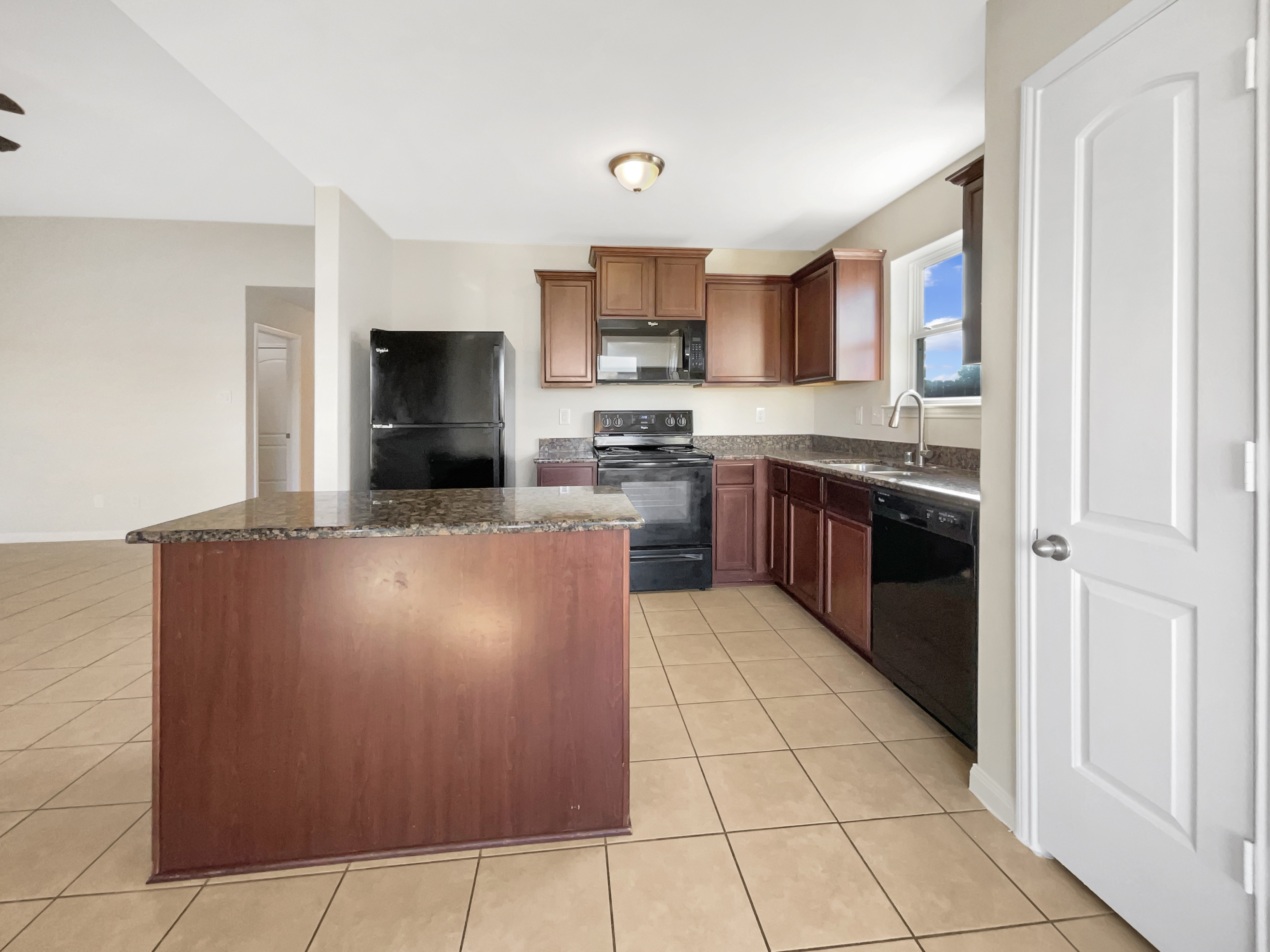 Photo 6 of 19 of 5122 Breezy Parke Ln, Richmond, TX