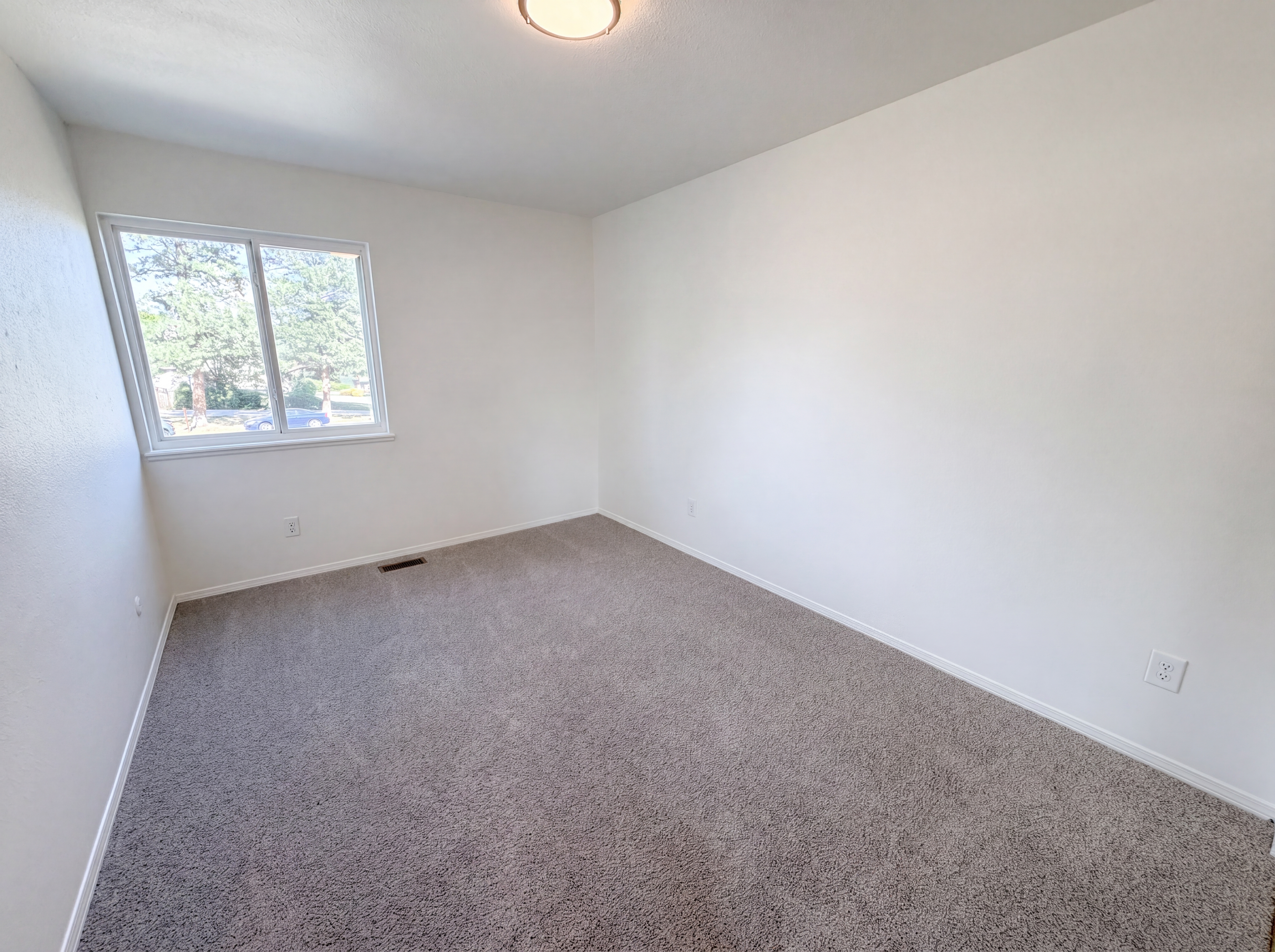 Photo 19 of 42 of 10330 E Weaver Pl, Englewood, CO
