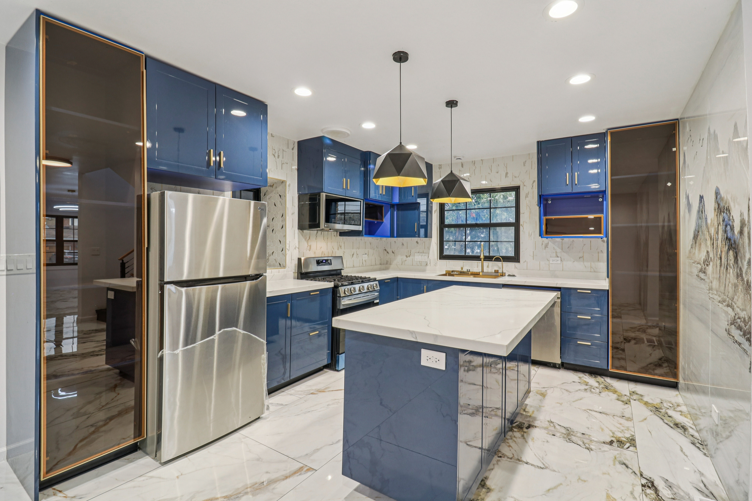 Photo 2 of 48 of 1509 Center St, Des Plaines, IL