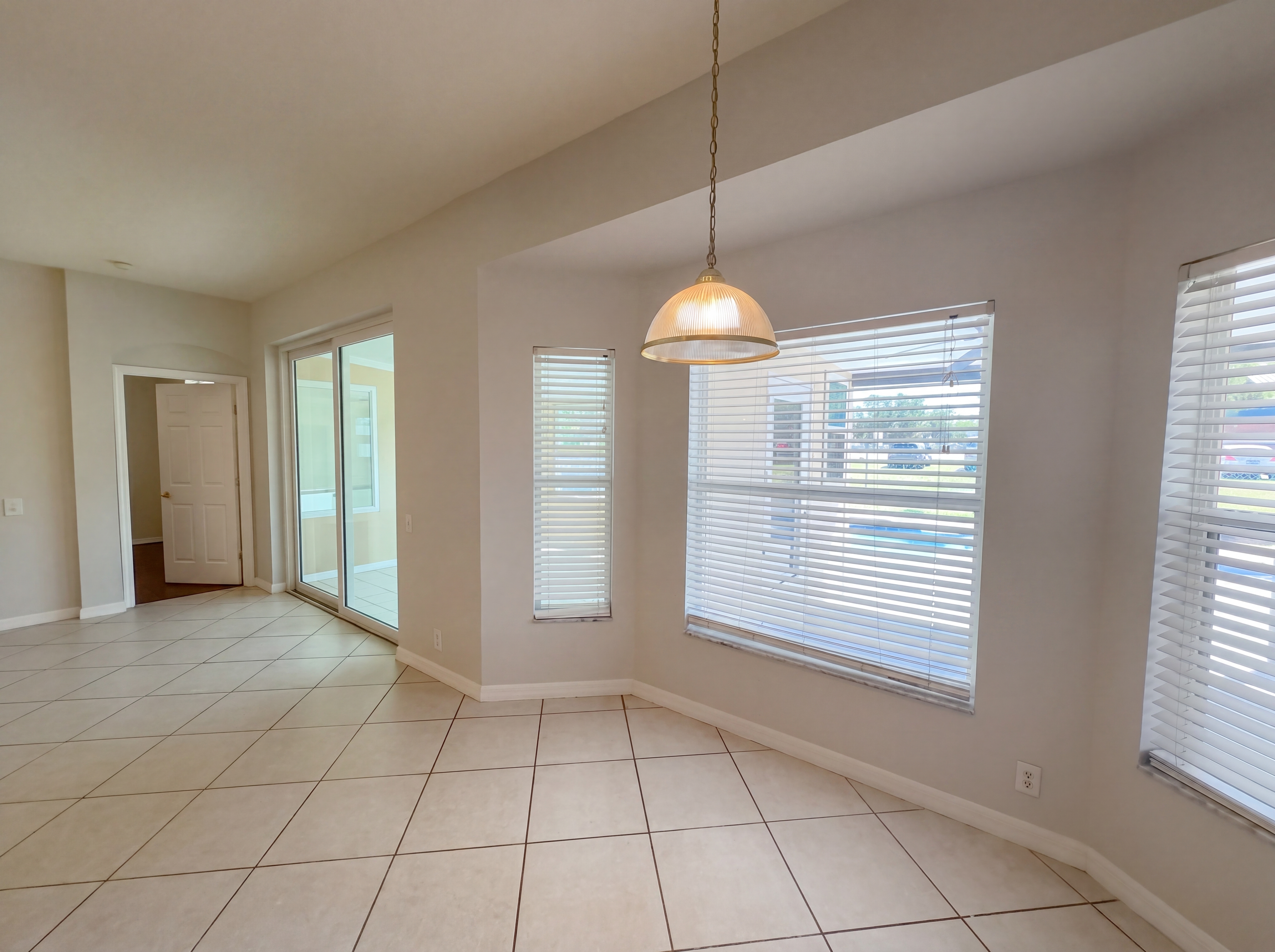 Photo 8 of 22 of 6457 Myrtlewood Dr, Lakeland, FL