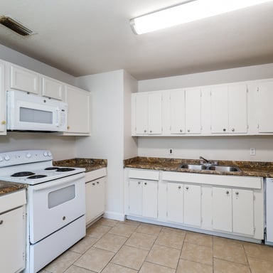 Property photo 2 of 704 Thornton Pl