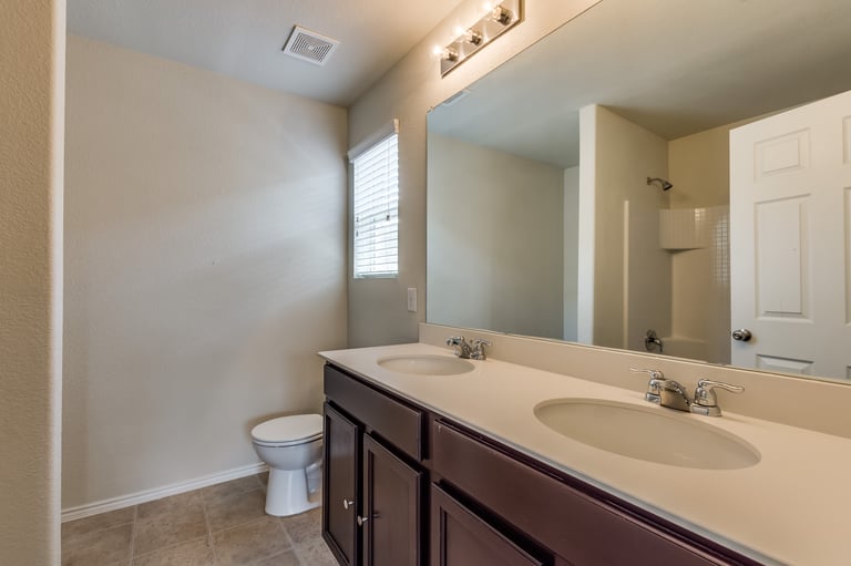Photo 18 of 27 - 1104 Rivers Creek Ln, Little Elm, TX 75068