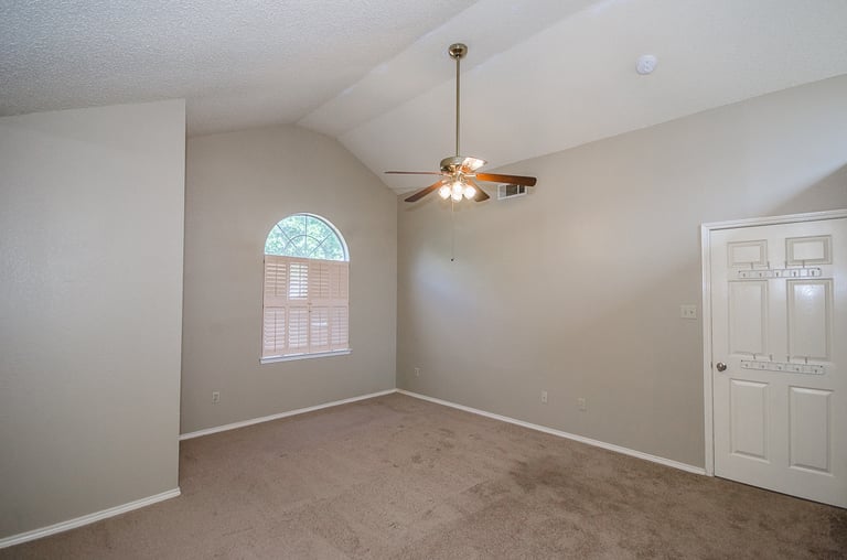 Photo 13 of 26 - 2309 Rockhill Rd, McKinney, TX 75072