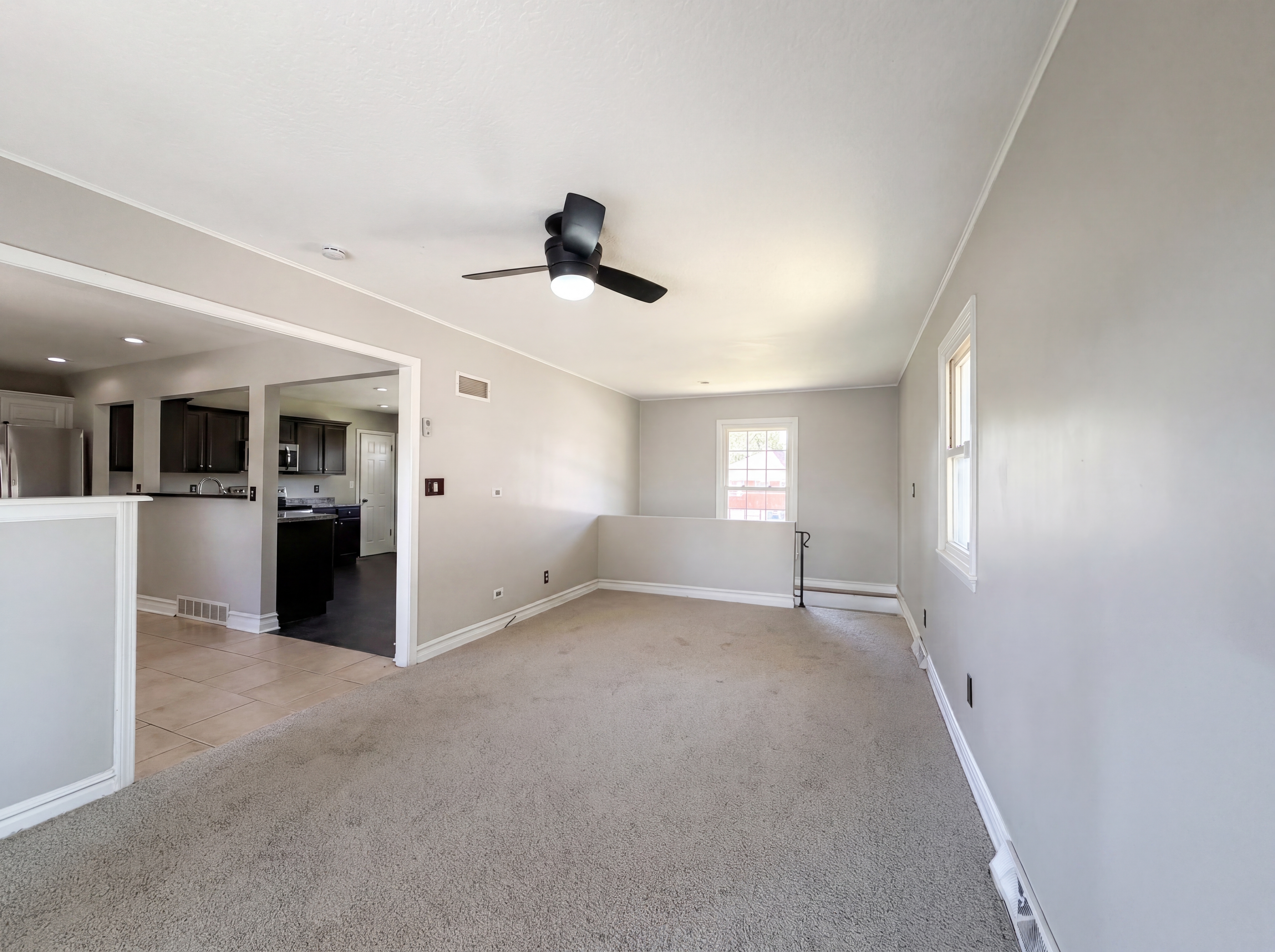 Photo 7 of 21 of 3809 S Drumm Ave, Independence, MO