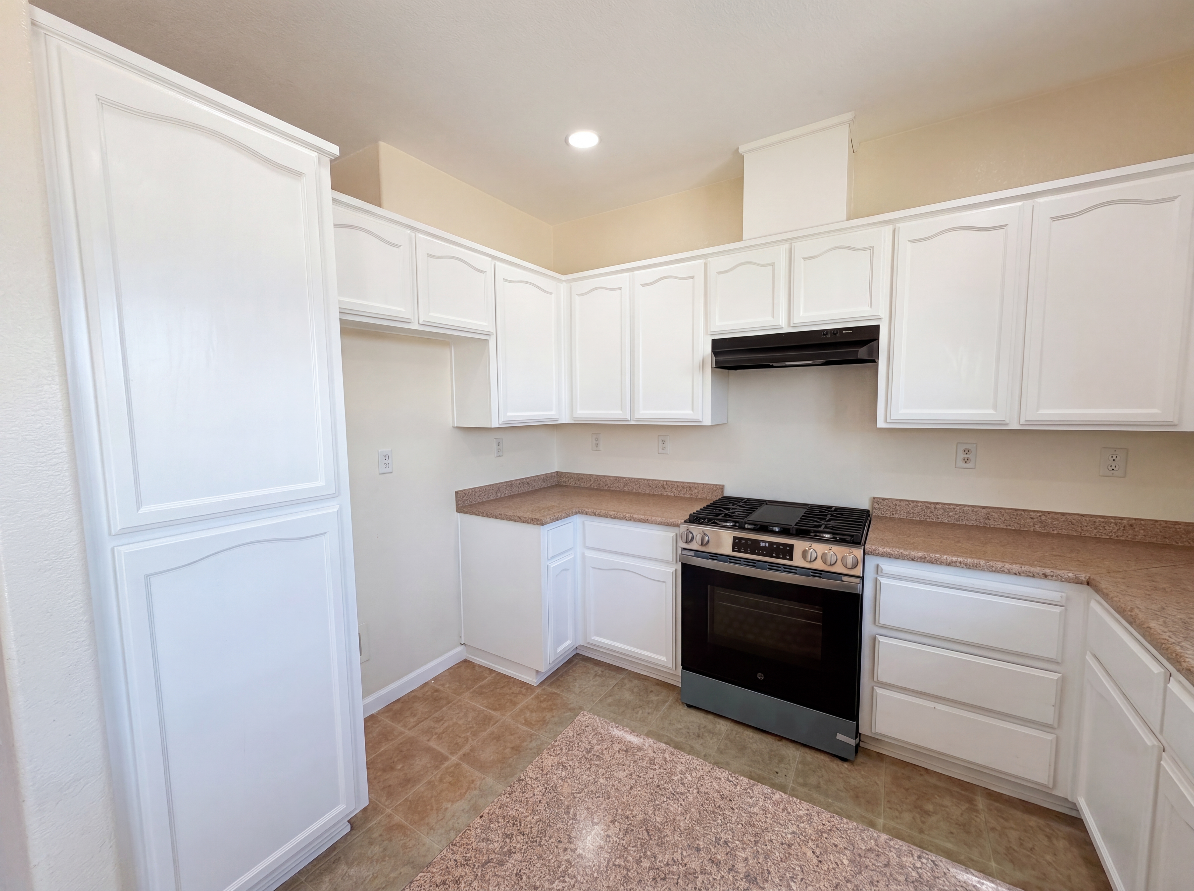 Photo 9 of 22 of 2227 Roberta Ave, Marysville, CA