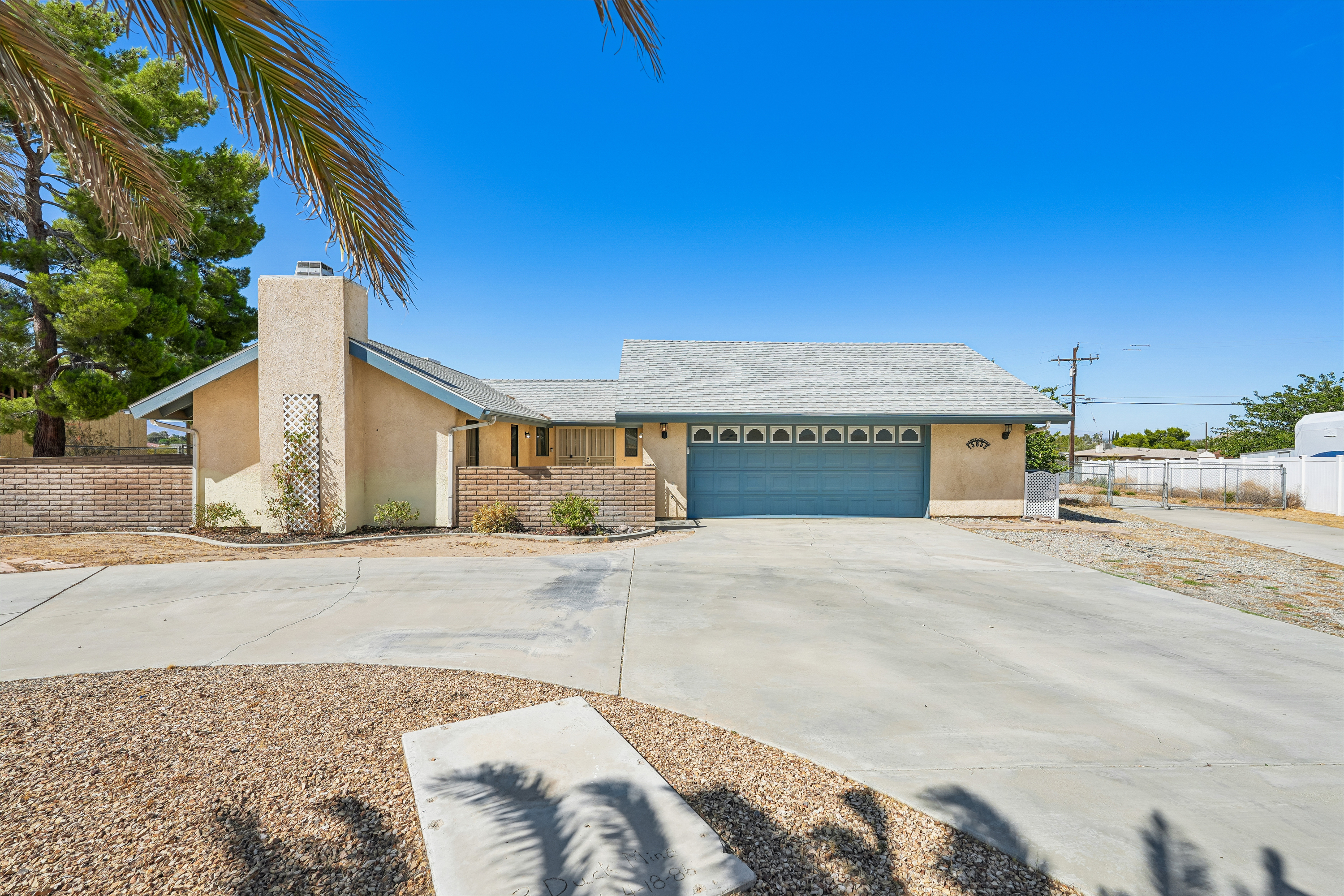 Photo 33 of 74 of 15852 Mandan Rd, Apple Valley, CA