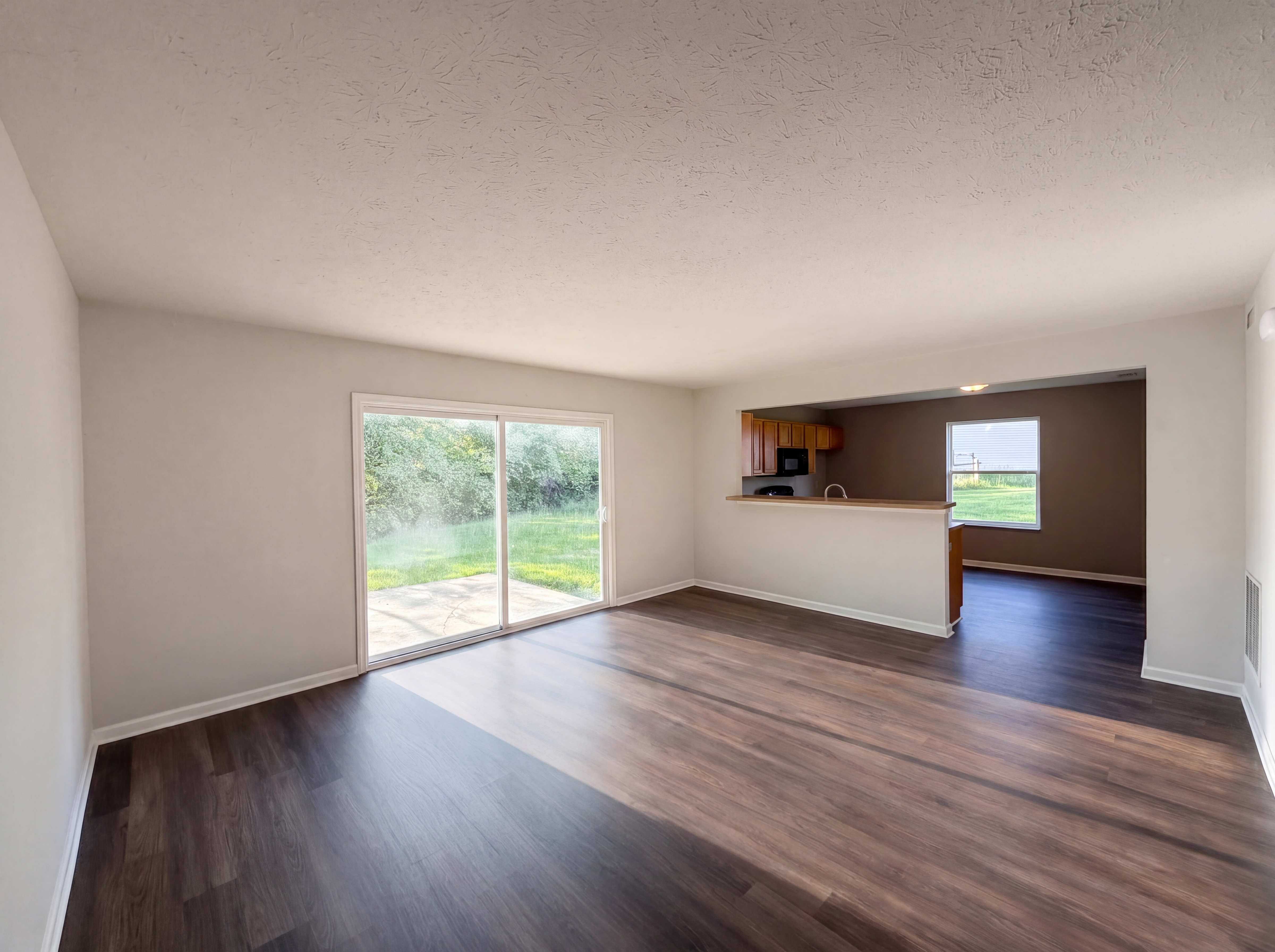 Photo 7 of 18 of 233 White Lick Dr, Indianapolis, IN