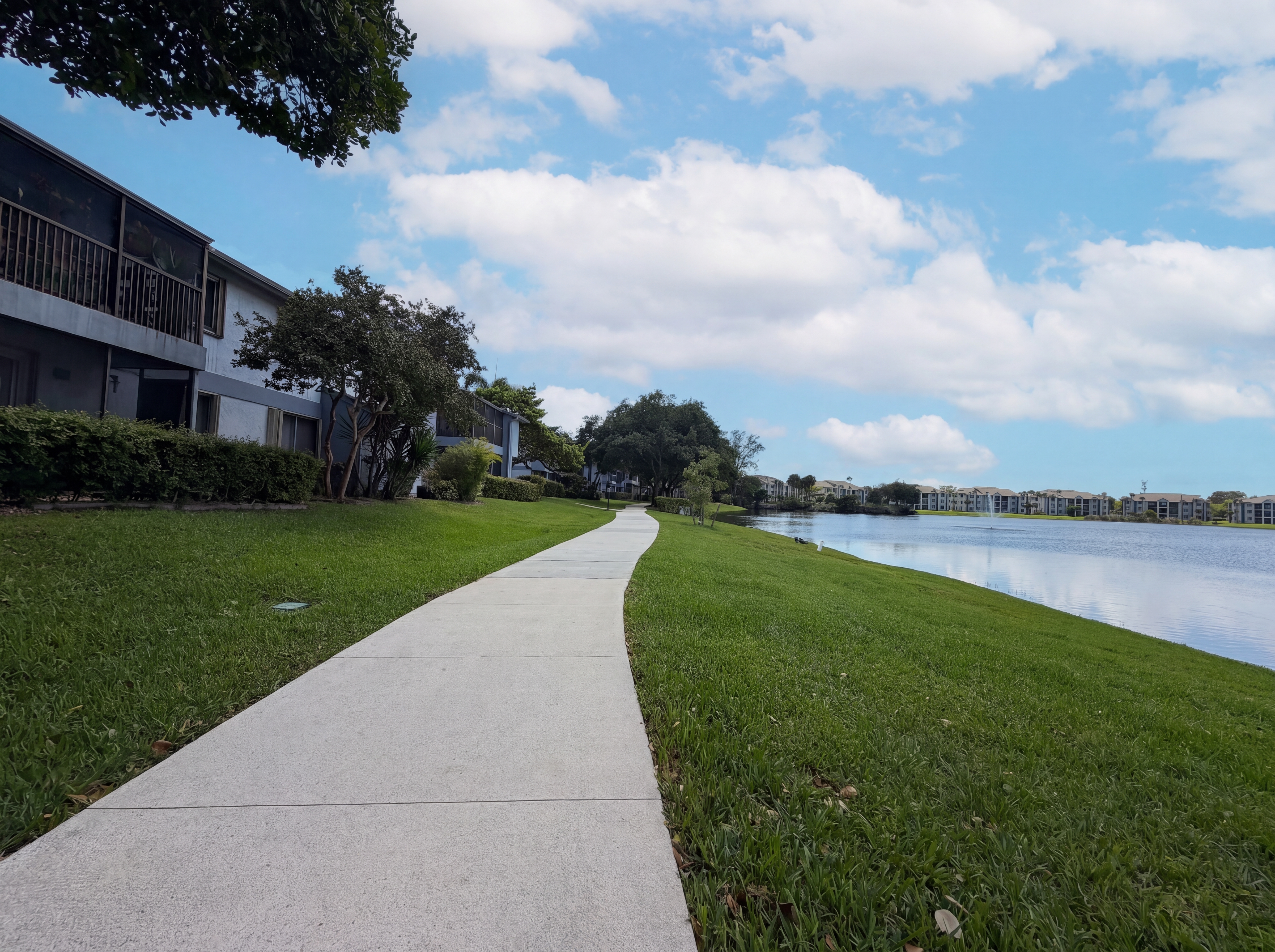 Photo 16 of 18 of 2737 S Oakland Forest Dr, Oakland Park, FL