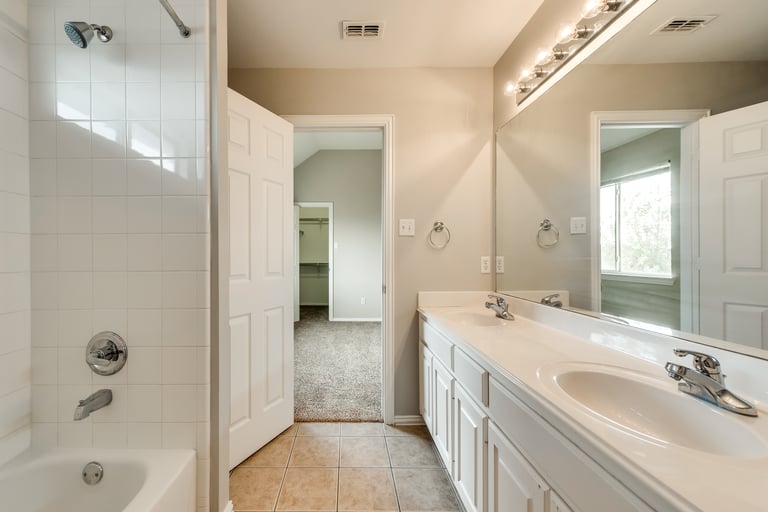 Photo 30 of 34 - 600 Country Meadow Dr, Murphy, TX 75094