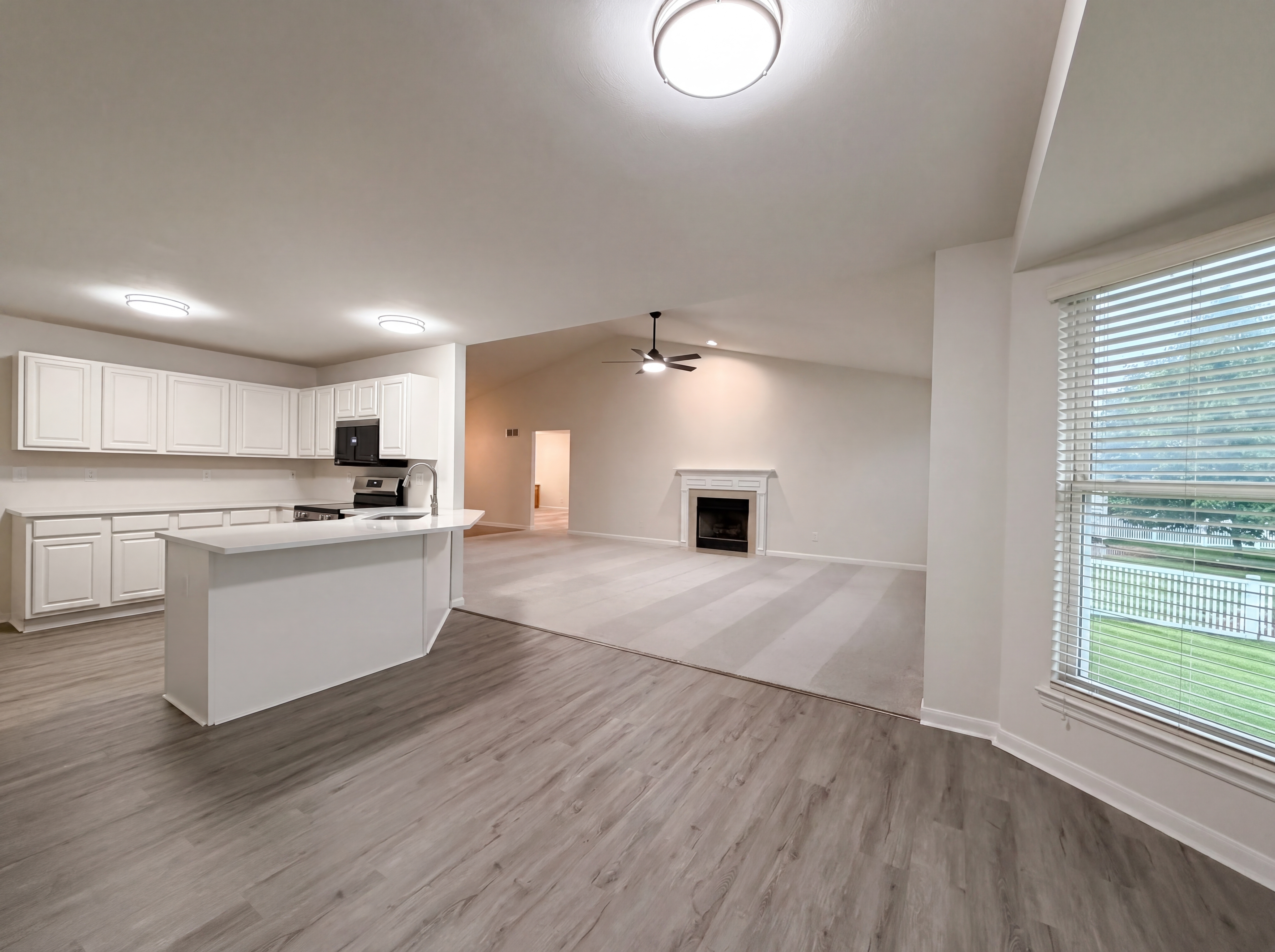 Photo 11 of 26 of 2212 Harborside Dr, DARDENNE PRAIRIE, MO