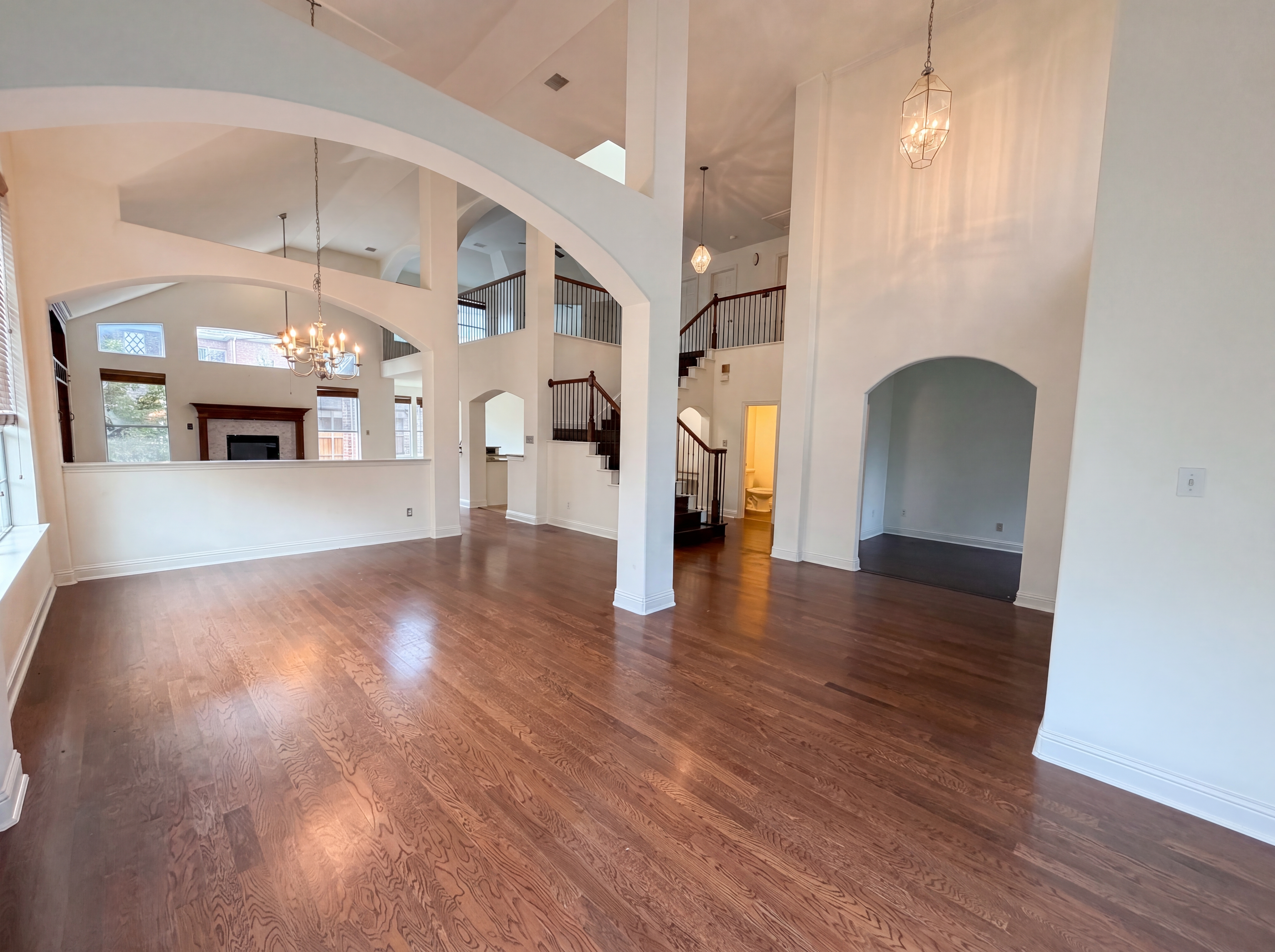 Photo 3 of 22 of 2446 Chesterfield Rd, Garland, TX