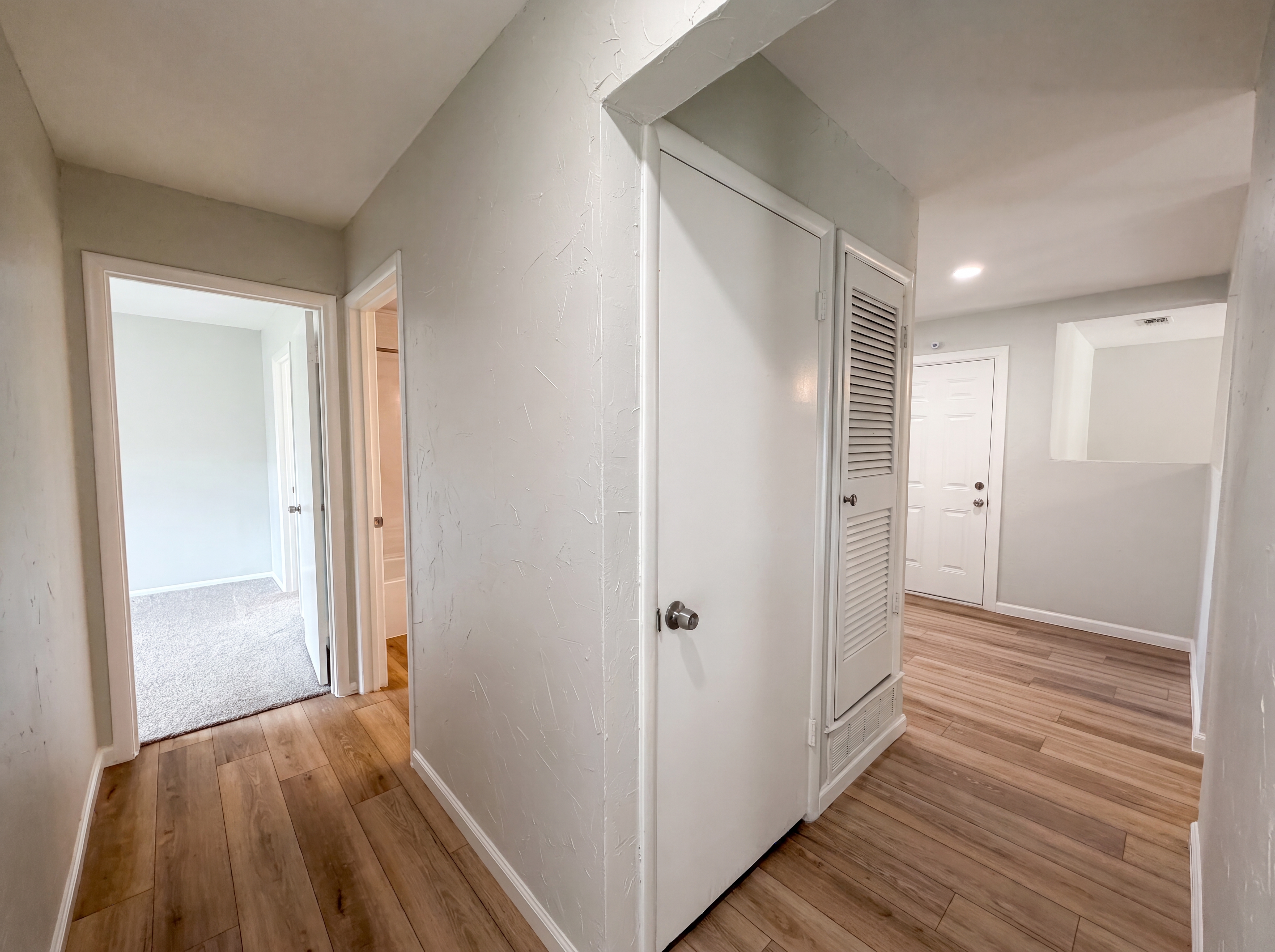 Photo 10 of 25 of 5708 Hanson Dr, Watauga, TX