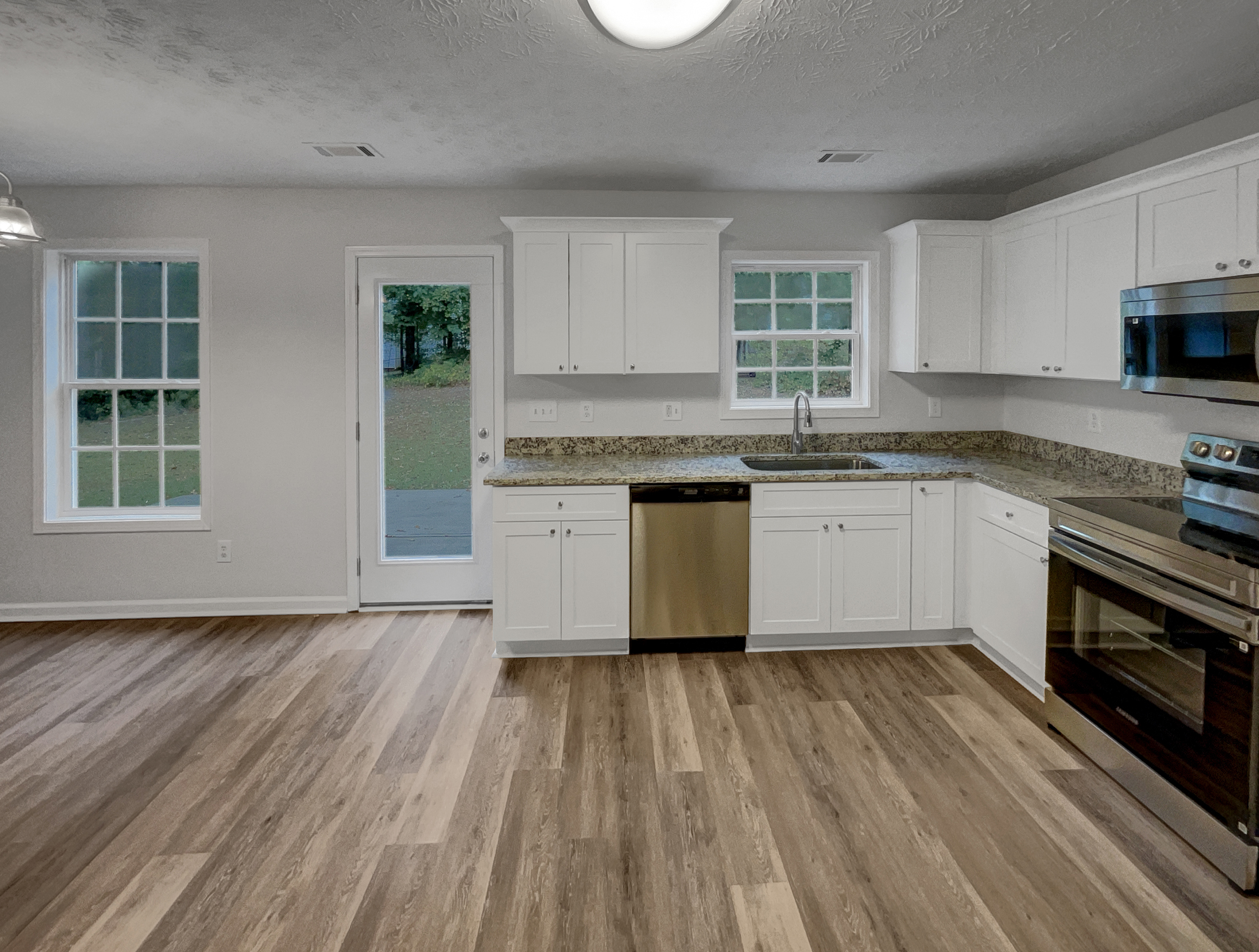 Photo 21 of 26 of 280 Hoglen Dr, Covington, GA