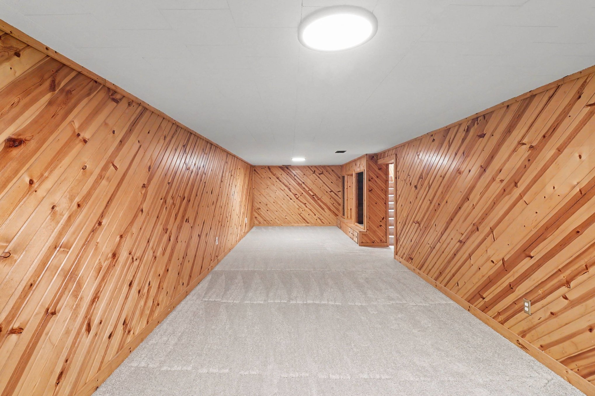 Photo 13 of 17 of 905 N Wilder Rd, Lapeer, MI