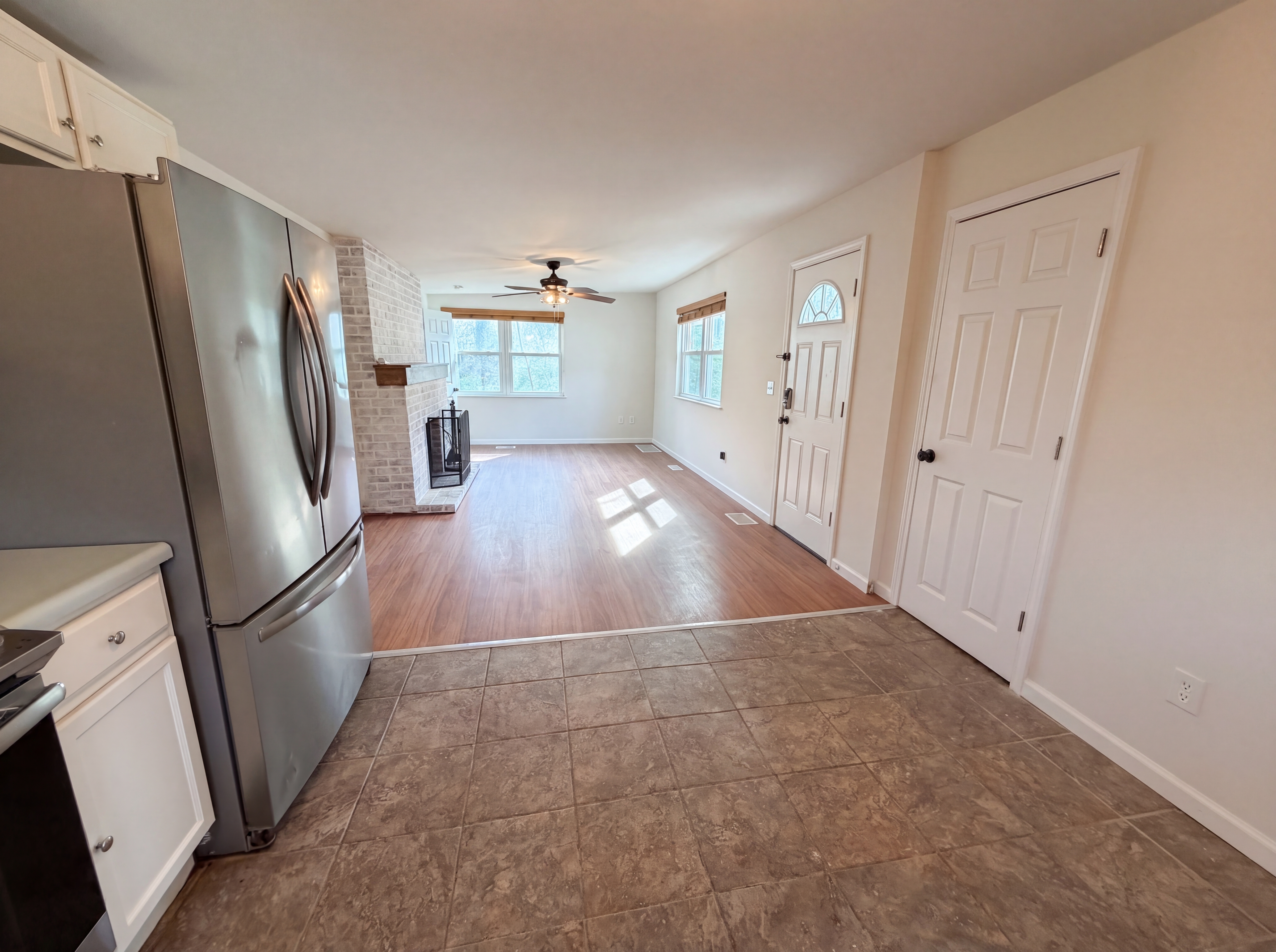 Photo 8 of 17 of 8479 Lake Dr, Cedar Hill, MO