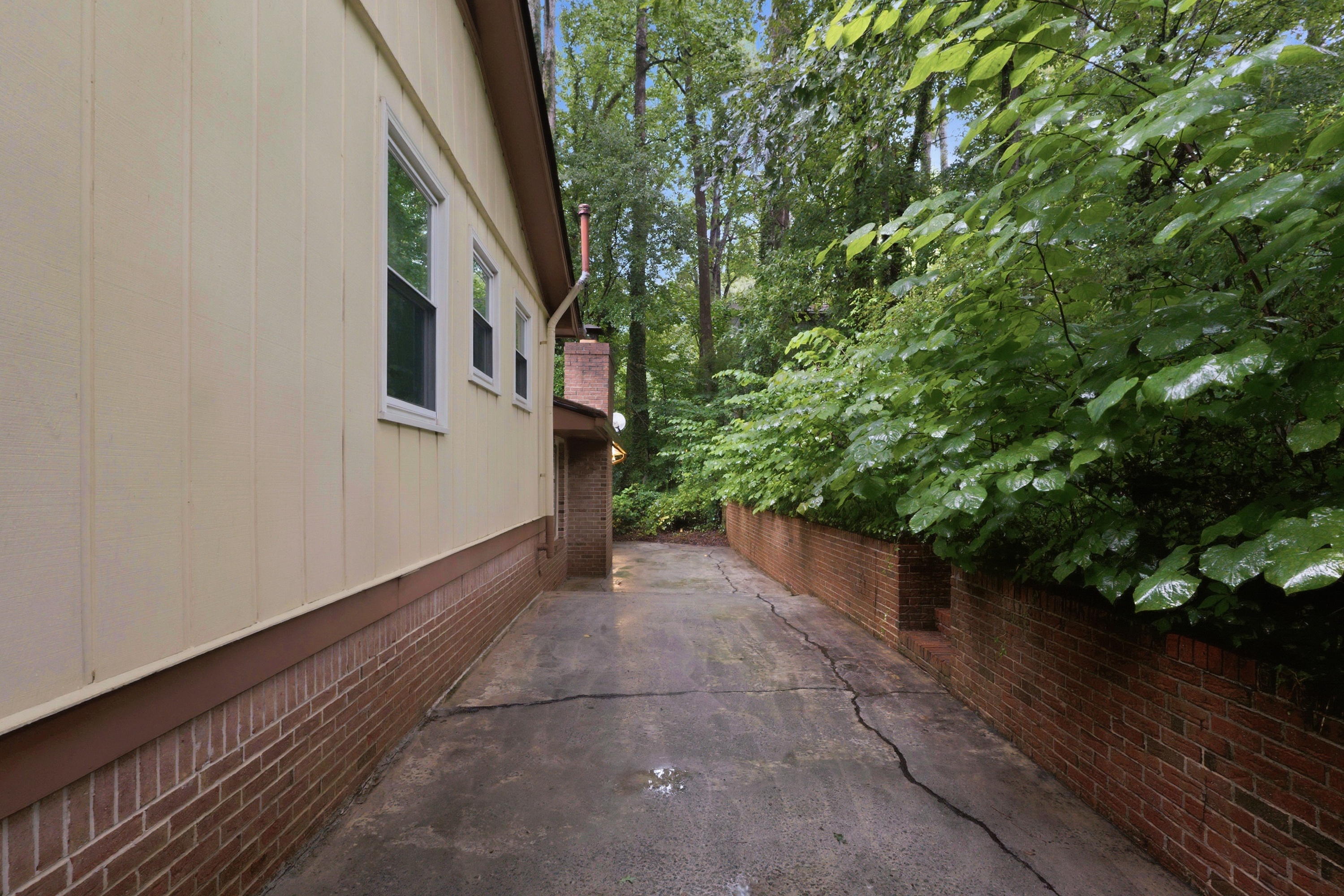 Photo 27 of 29 of 3969 Briaridge Cir, Atlanta, GA