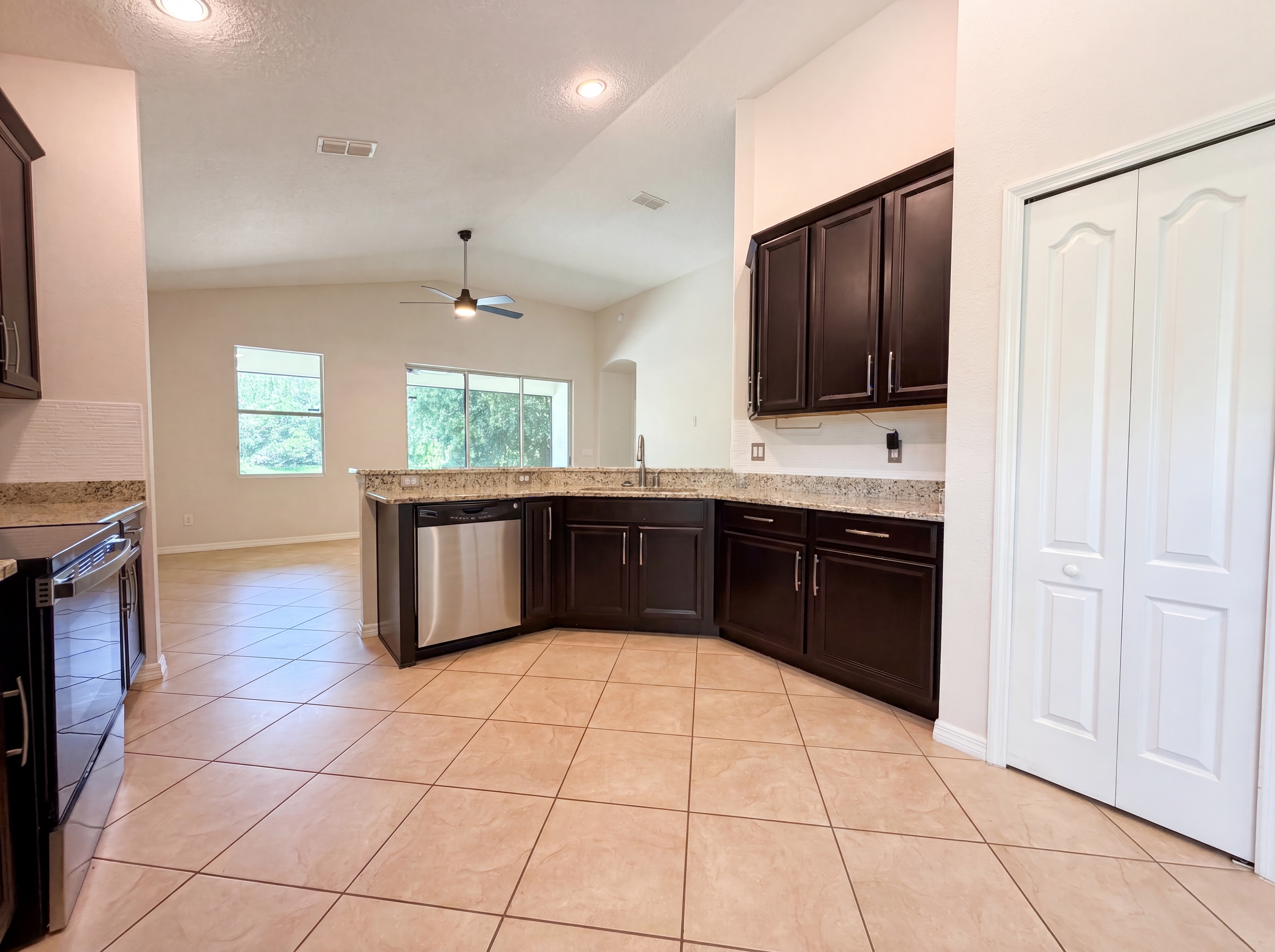 Photo 11 of 30 of 790 Battersea Dr, Saint Augustine, FL