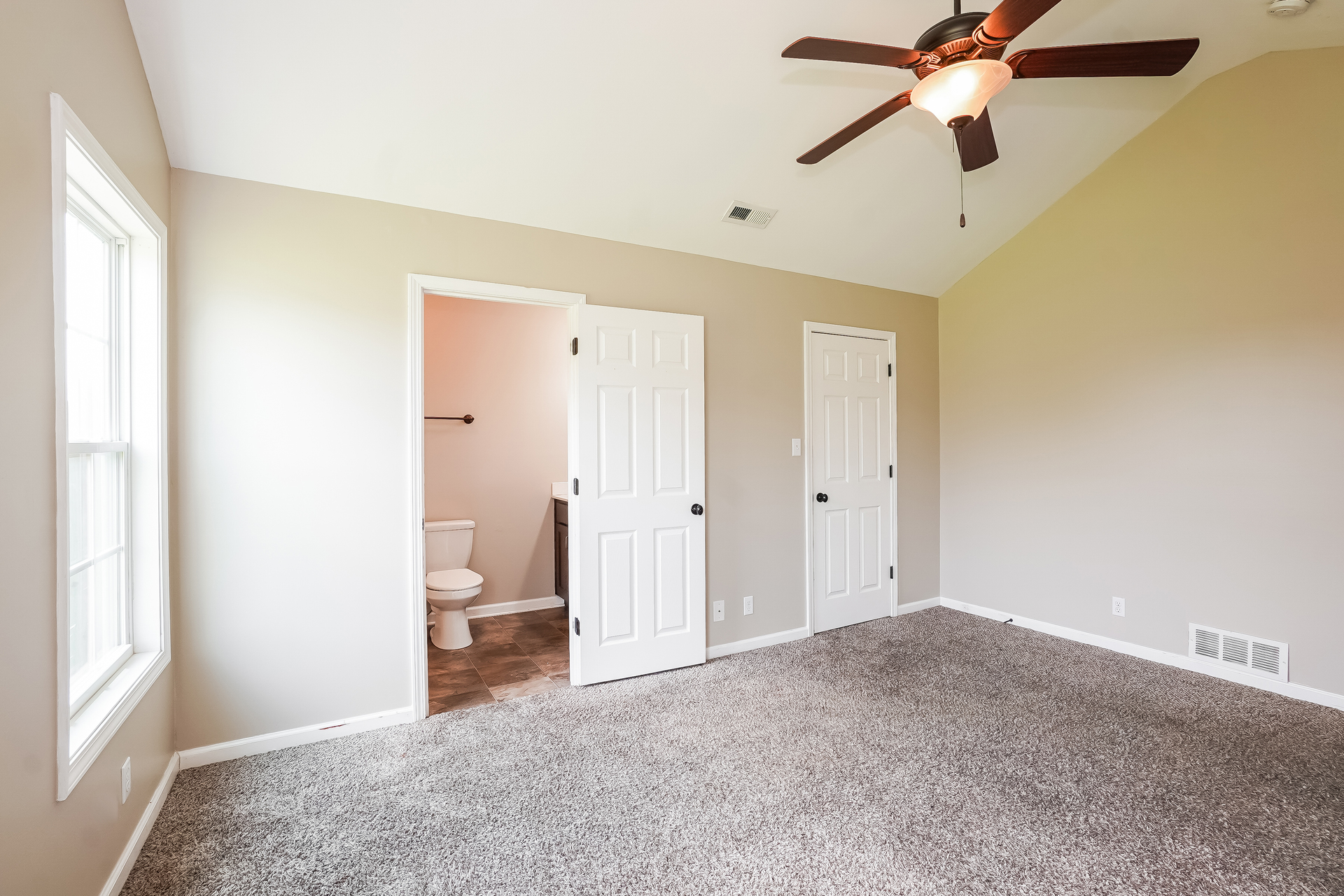 Photo 9 of 21 of 201 Bob White Trl, Oak Grove, KY