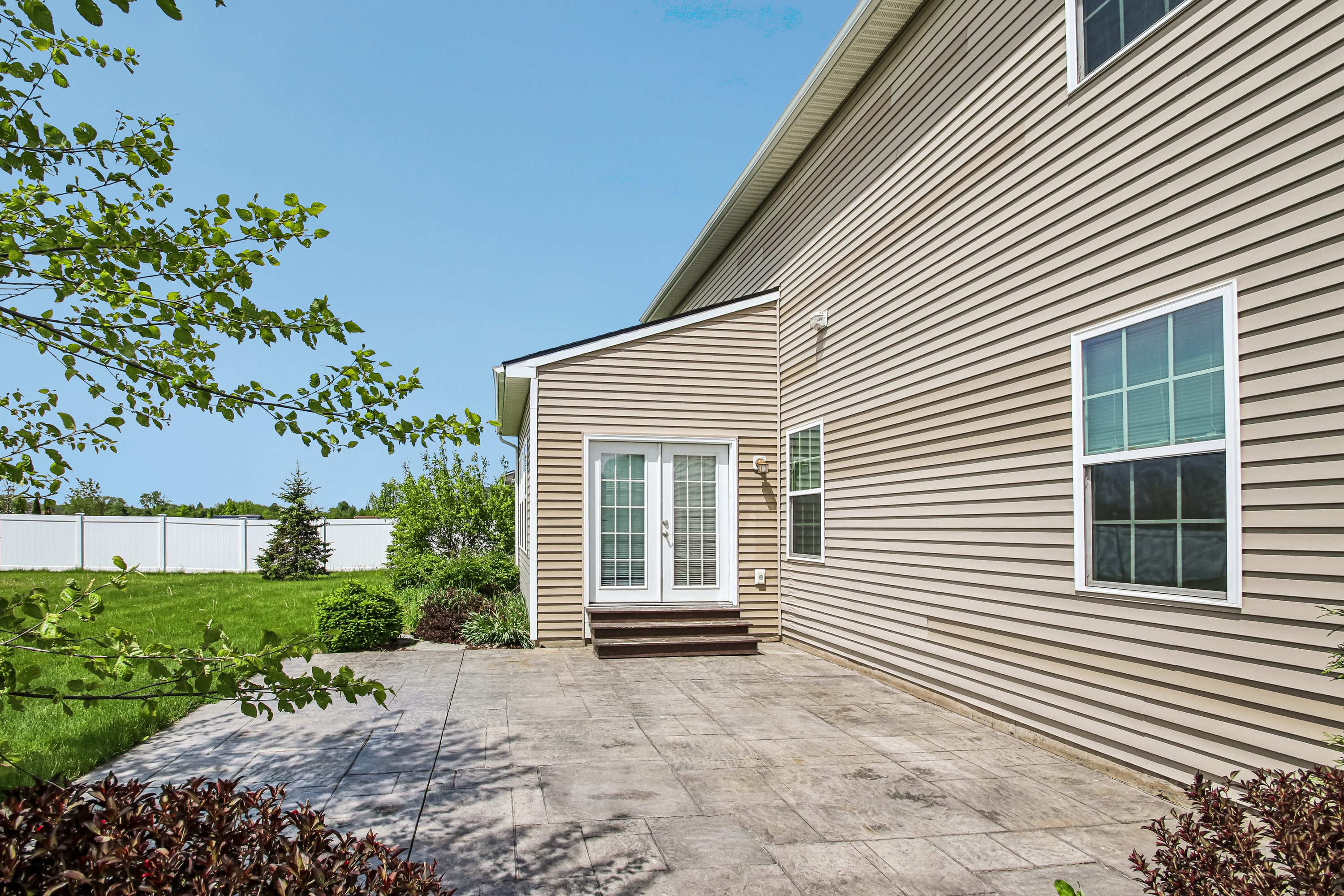 Photo 34 of 48 of 6007 Amber Dr, Farmington, NY