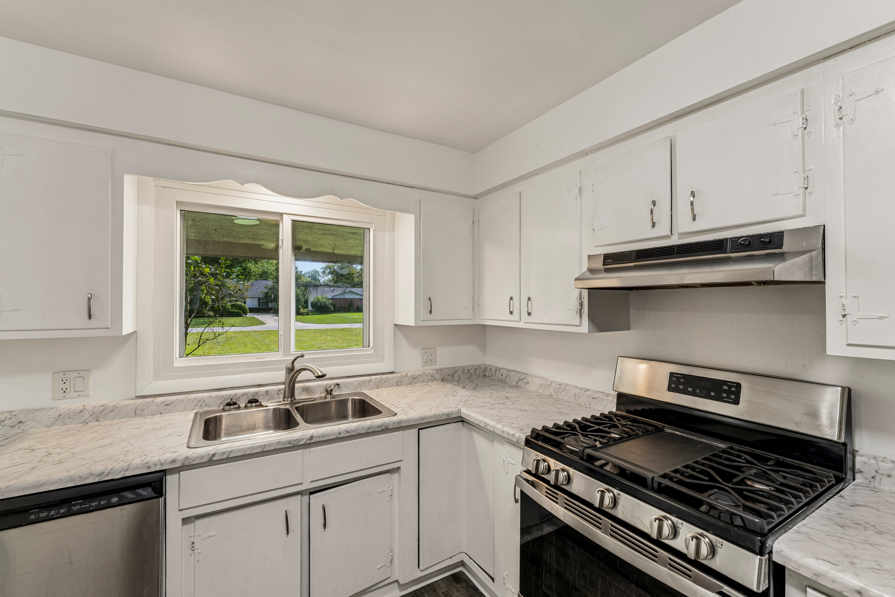 Photo 12 of 40 of 460 Long St, Amherst, OH
