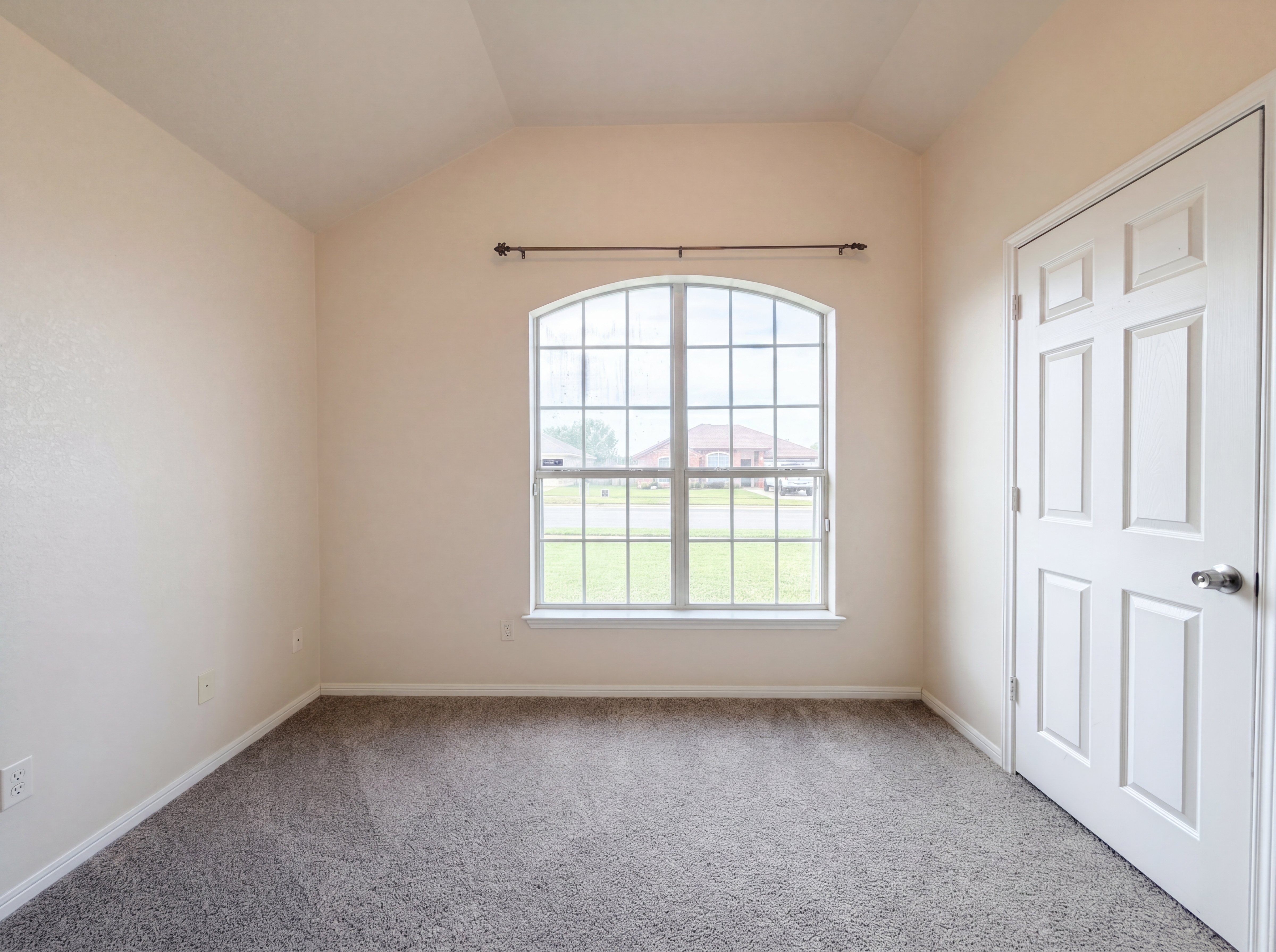 Photo 11 of 16 of 3905 Llano Estacado Ct, Killeen, TX