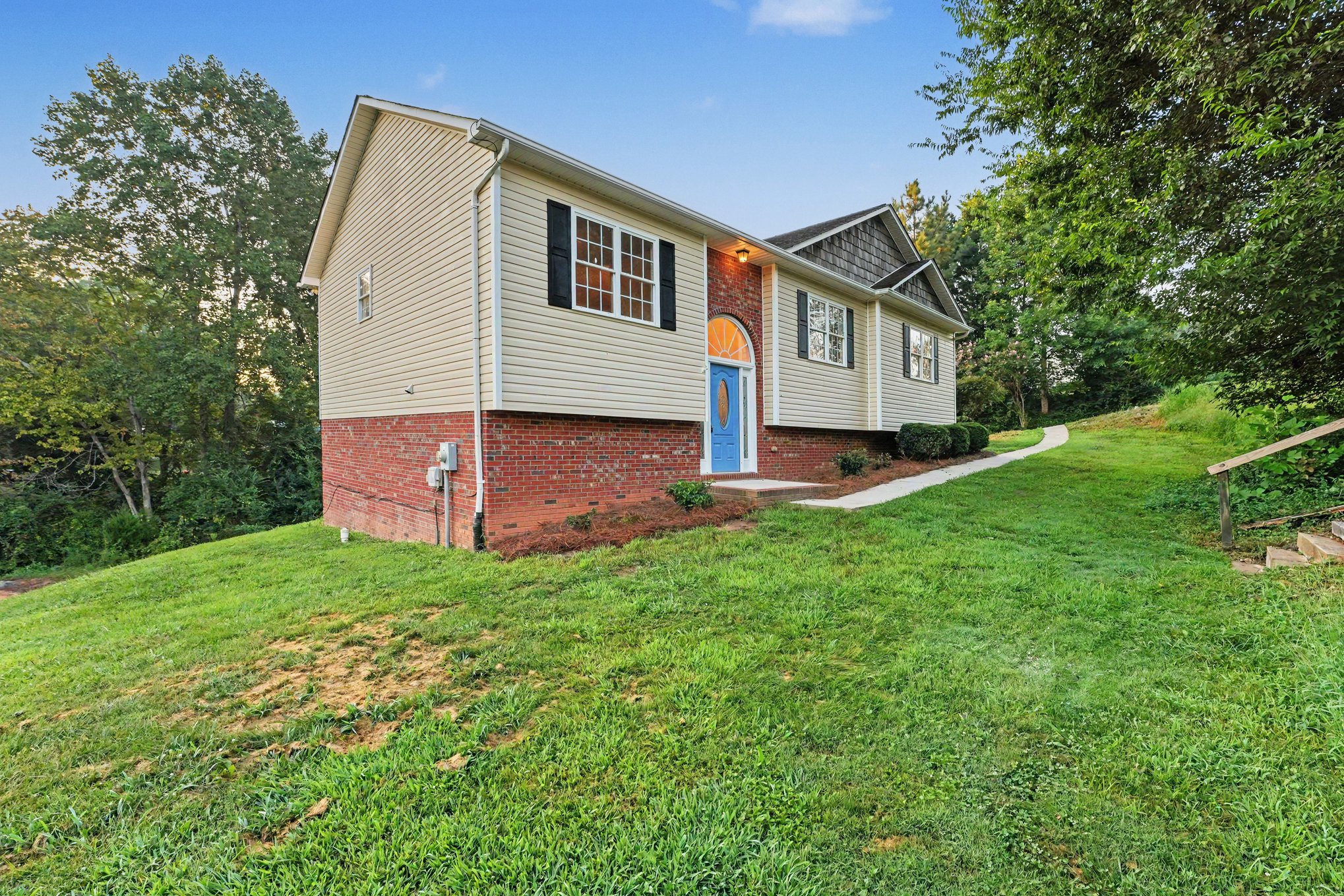 Photo 6 of 17 of 4750 Dalena Dr, Claremont, NC
