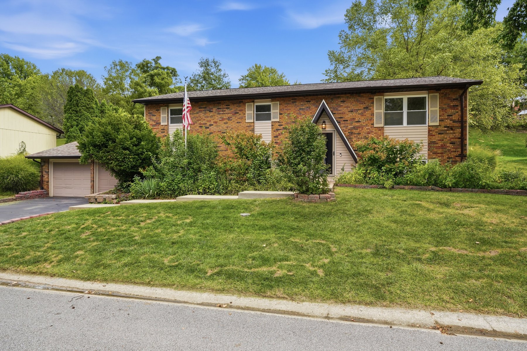 Photo 1 of 59 Glendale Dr