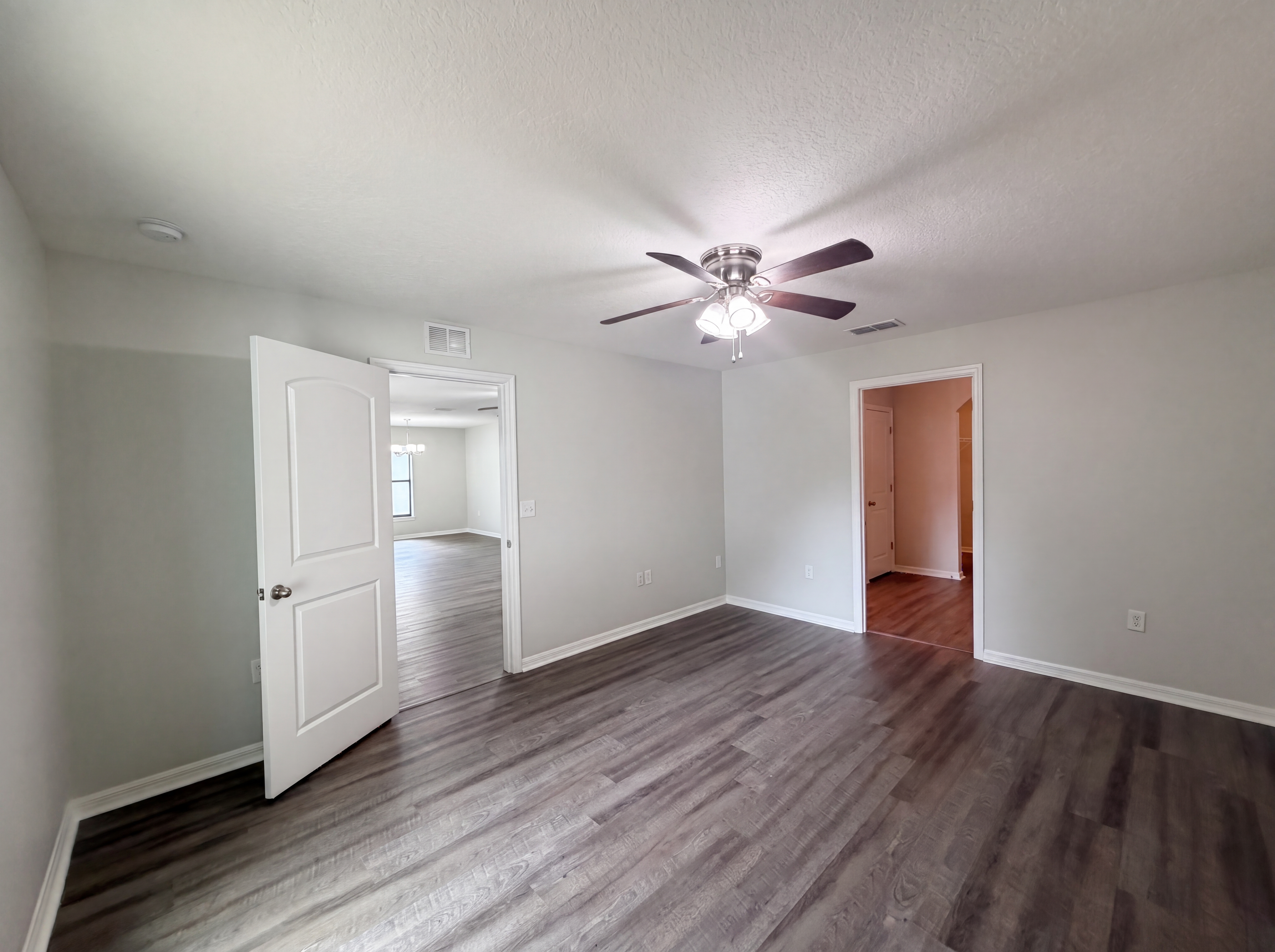 Photo 15 of 21 of 2440 Bracknell Forest Trl, Tavares, FL