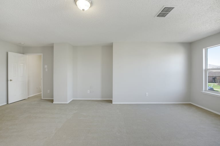 Photo 18 of 27 - 7924 Hidden Brook Dr, Fort Worth, TX 76120