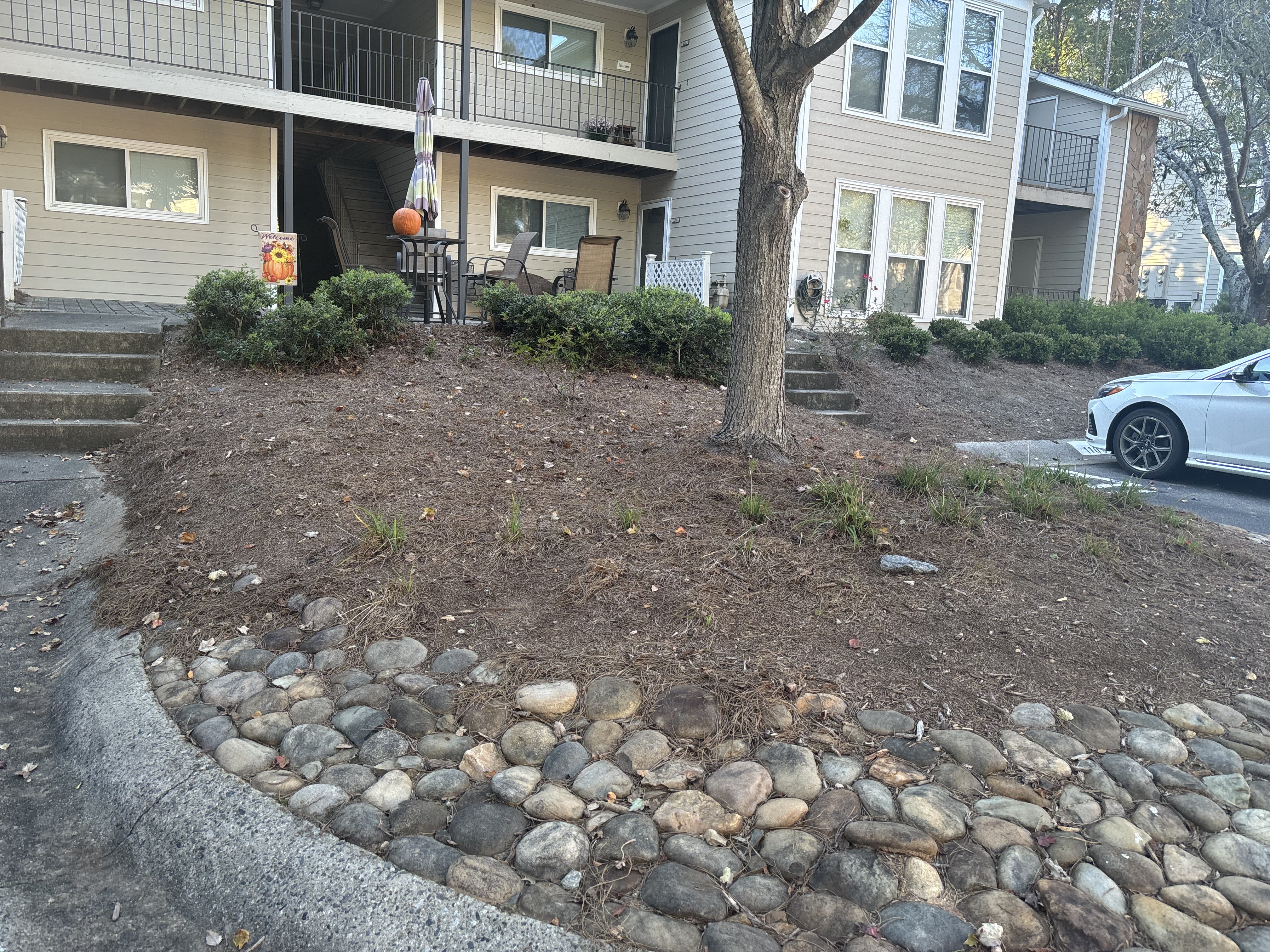Photo 16 of 19 of 1113 Lake Pointe Cir, Roswell, GA