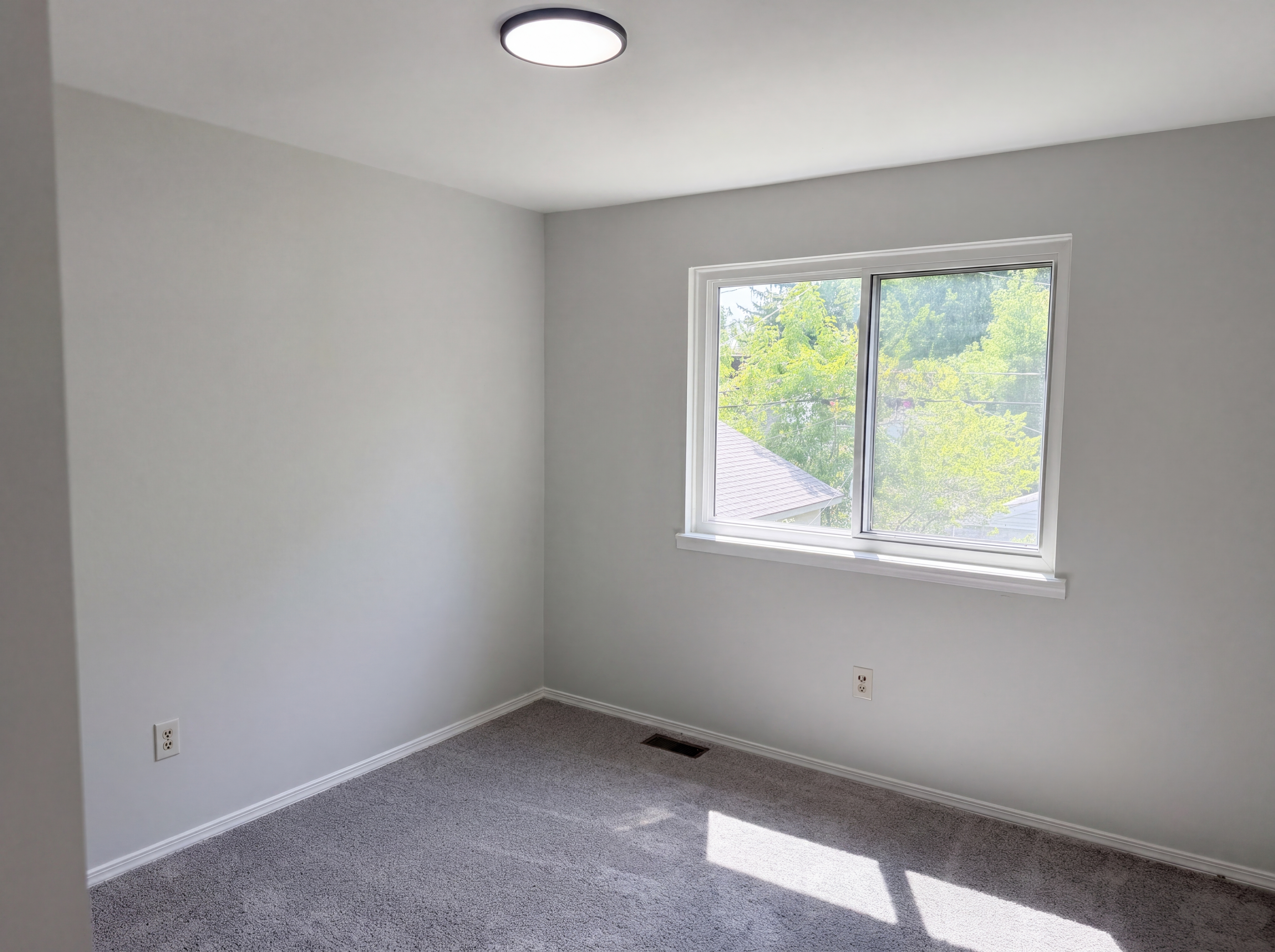 Photo 13 of 28 of 21425 Averhill St, Farmington Hills, MI