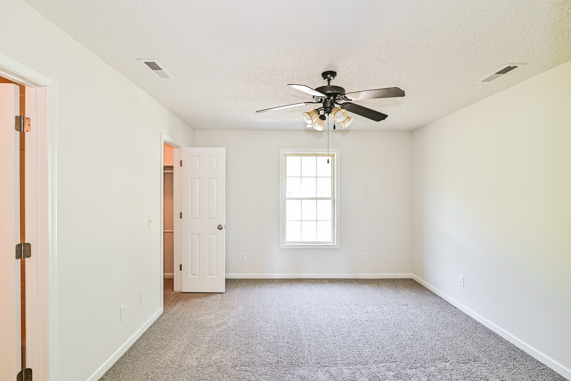 Photo 4 of 21 of 3430 Tucker St, Dalzell, SC