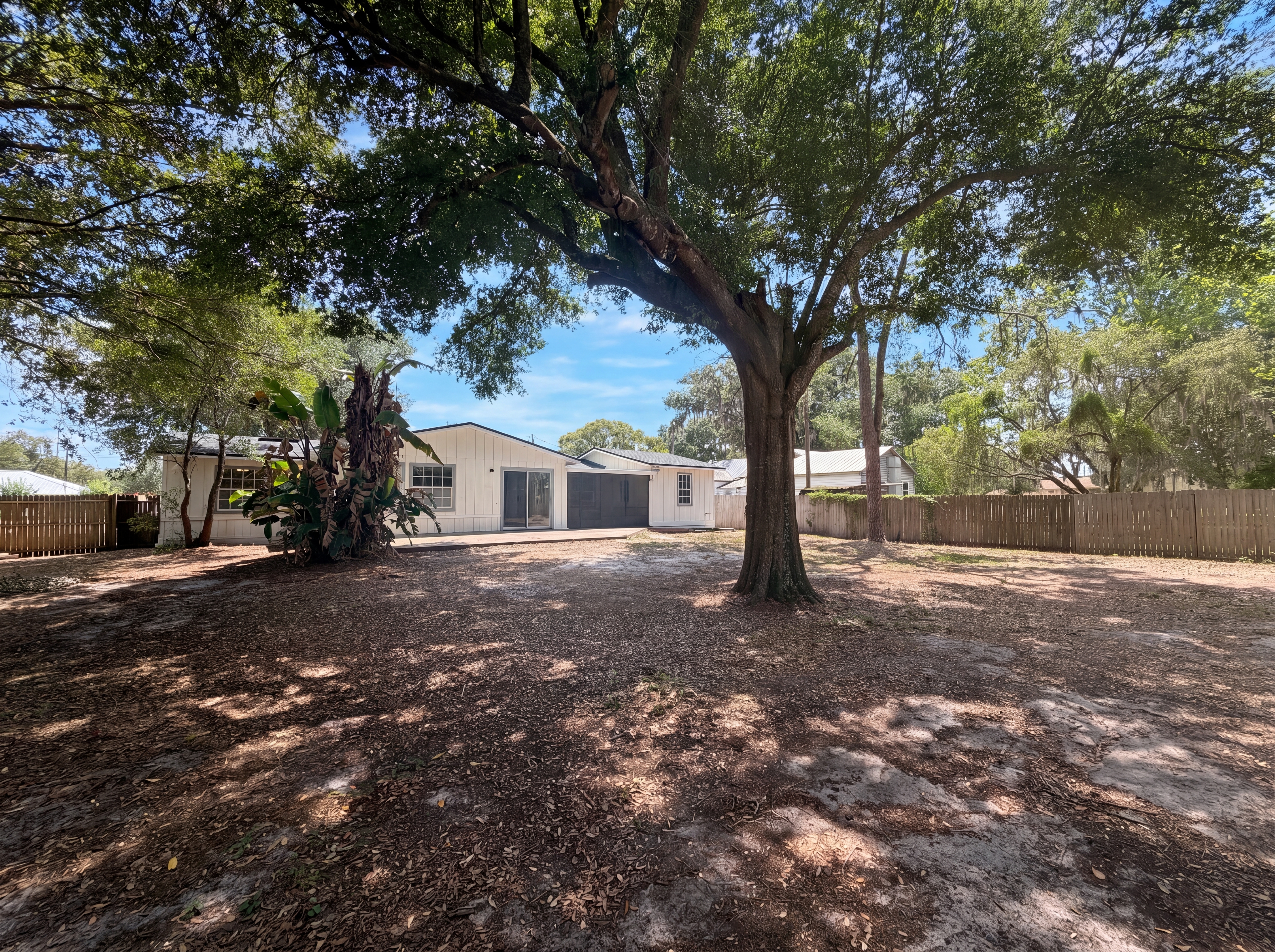 Photo 17 of 19 of 613 4th St NE, Fort Meade, FL